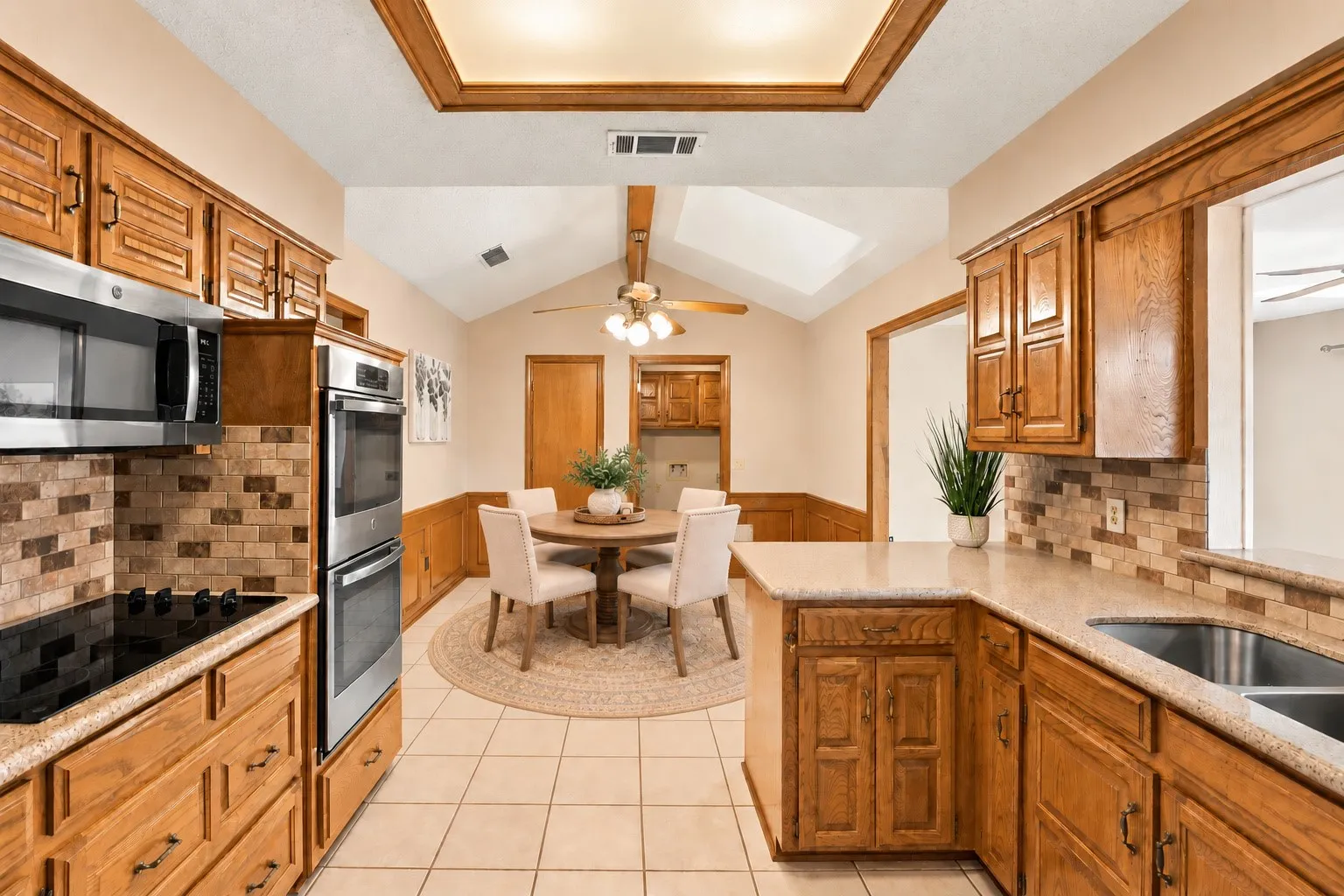 Single Family Residence For Sale in Collin County , 907 Rush Creek Drive, Allen, Texas 75002, 3 Bedroom, 2 Bathroom, 2 Garage spaces, 1,943 Sqft, built in 1984, mls#21397132, Real Estate Agent in Allen, Homes For Sale in Collin county, Homes For Sale in Allen, Realtor in Allen Texas, Real Estate Brokerage Independent Realty Texas, Luminita Cordes Realtor