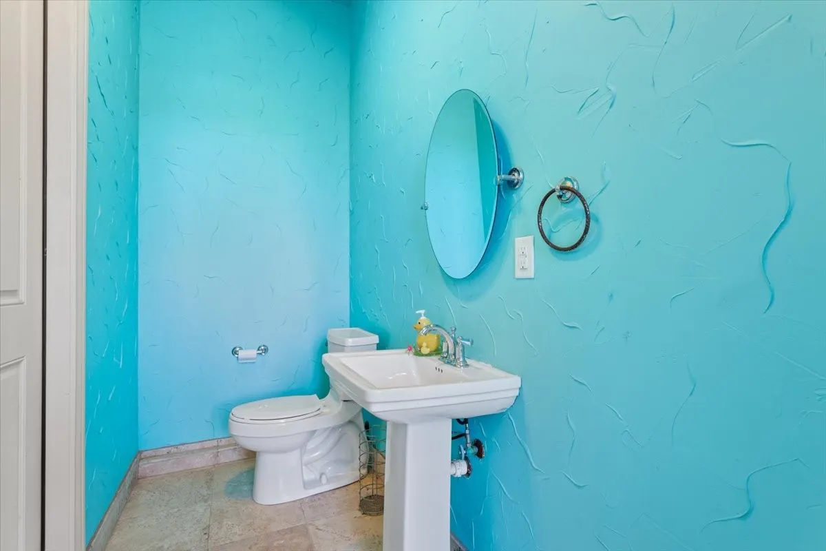 Single Family Residence For Sale in Mc Lennan County , 10020 Hidden Bluff, Waco, Texas 76657, 5 Bedroom, 5 Bathroom, 5 Garage spaces, 7,677 Sqft, built in 2012, mls#21403138, Real Estate Agent in Waco, Homes For Sale in Mc Lennan county, Homes For Sale in Waco, Realtor in Waco Texas, Real Estate Brokerage Independent Realty Texas, Luminita Cordes Realtor