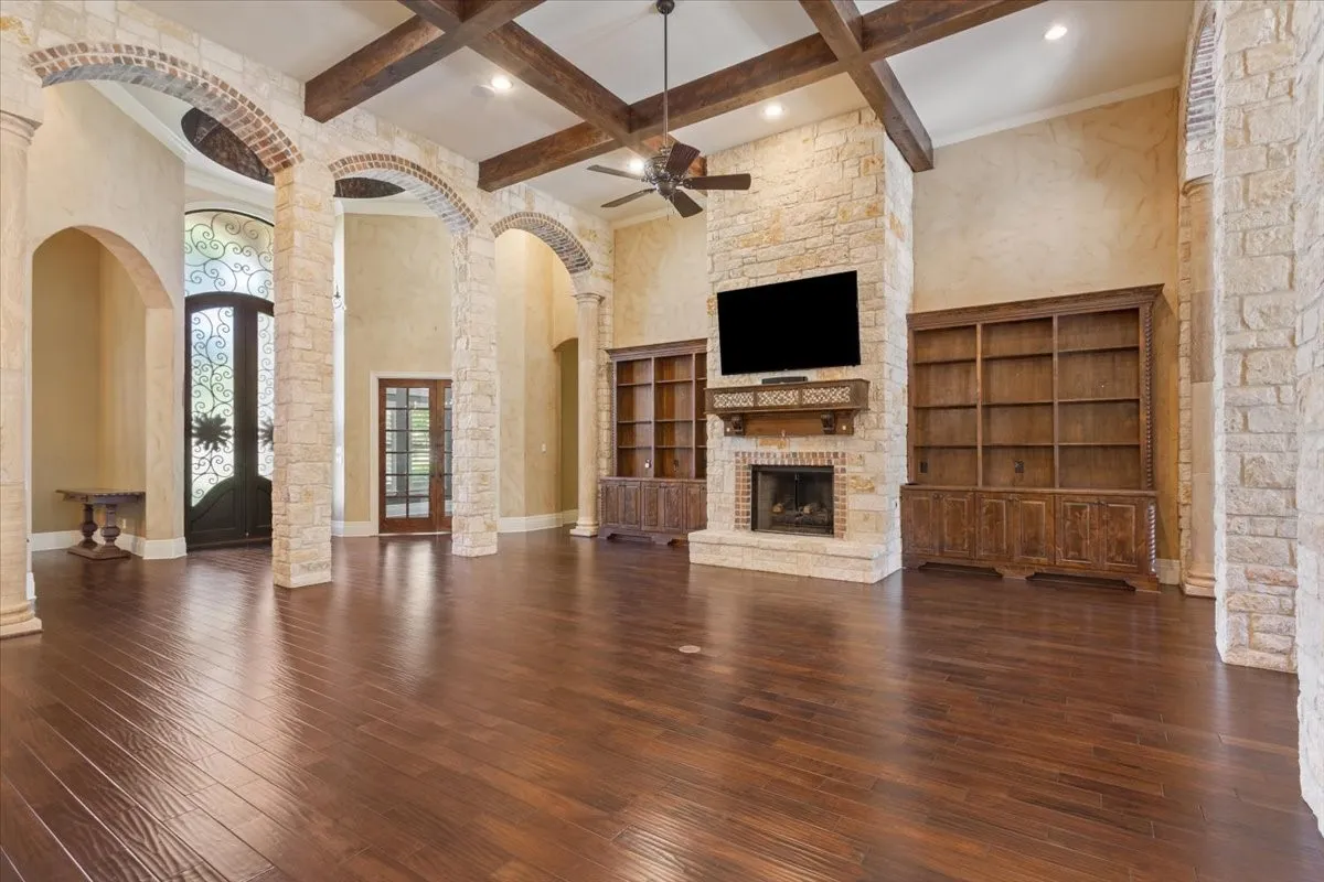 Single Family Residence For Sale in Mc Lennan County , 10020 Hidden Bluff, Waco, Texas 76657, 5 Bedroom, 5 Bathroom, 5 Garage spaces, 7,677 Sqft, built in 2012, mls#21403138, Real Estate Agent in Waco, Homes For Sale in Mc Lennan county, Homes For Sale in Waco, Realtor in Waco Texas, Real Estate Brokerage Independent Realty Texas, Luminita Cordes Realtor