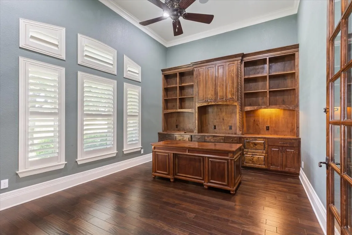 Single Family Residence For Sale in Mc Lennan County , 10020 Hidden Bluff, Waco, Texas 76657, 5 Bedroom, 5 Bathroom, 5 Garage spaces, 7,677 Sqft, built in 2012, mls#21403138, Real Estate Agent in Waco, Homes For Sale in Mc Lennan county, Homes For Sale in Waco, Realtor in Waco Texas, Real Estate Brokerage Independent Realty Texas, Luminita Cordes Realtor