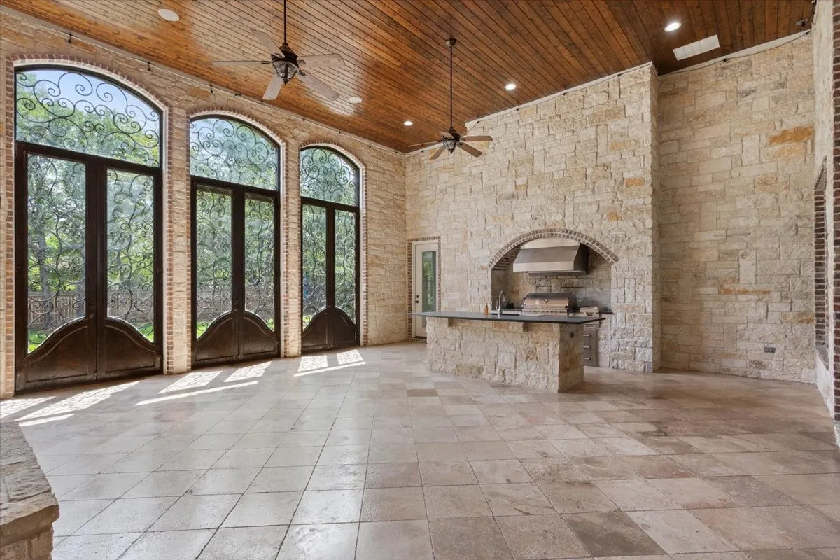 Single Family Residence For Sale in Mc Lennan County , 10020 Hidden Bluff, Waco, Texas 76657, 5 Bedroom, 5 Bathroom, 5 Garage spaces, 7,677 Sqft, built in 2012, mls#21403138, Real Estate Agent in Waco, Homes For Sale in Mc Lennan county, Homes For Sale in Waco, Realtor in Waco Texas, Real Estate Brokerage Independent Realty Texas, Luminita Cordes Realtor