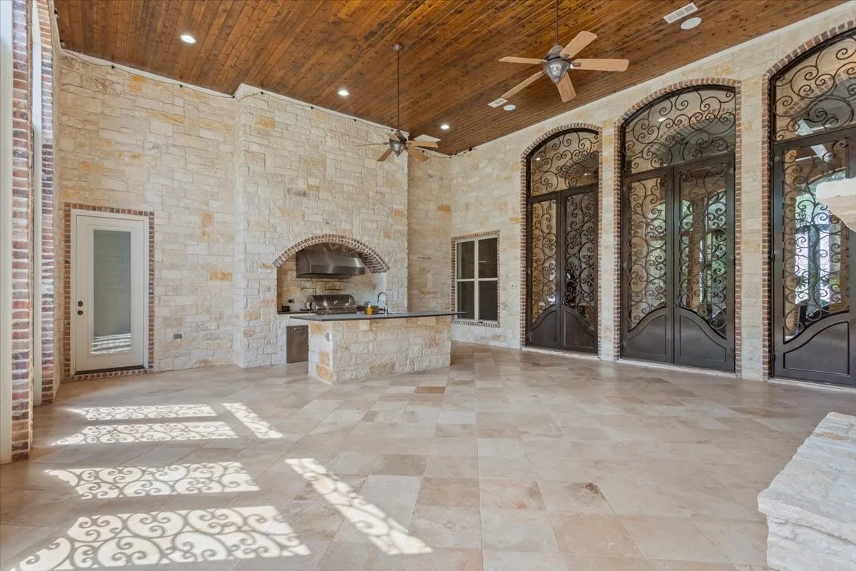 Single Family Residence For Sale in Mc Lennan County , 10020 Hidden Bluff, Waco, Texas 76657, 5 Bedroom, 5 Bathroom, 5 Garage spaces, 7,677 Sqft, built in 2012, mls#21403138, Real Estate Agent in Waco, Homes For Sale in Mc Lennan county, Homes For Sale in Waco, Realtor in Waco Texas, Real Estate Brokerage Independent Realty Texas, Luminita Cordes Realtor