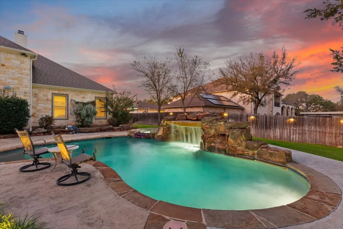 Single Family Residence For Sale in Mc Lennan County , 10020 Hidden Bluff, Waco, Texas 76657, 5 Bedroom, 5 Bathroom, 5 Garage spaces, 7,677 Sqft, built in 2012, mls#21403138, Real Estate Agent in Waco, Homes For Sale in Mc Lennan county, Homes For Sale in Waco, Realtor in Waco Texas, Real Estate Brokerage Independent Realty Texas, Luminita Cordes Realtor