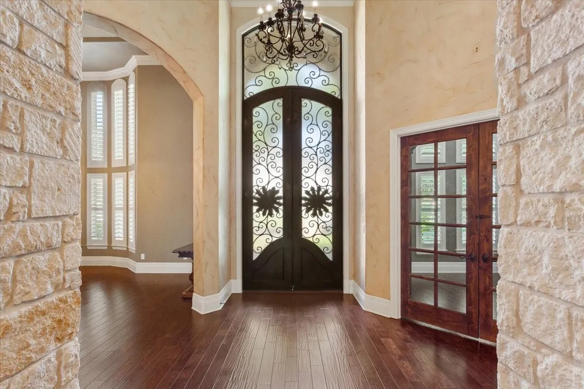 Single Family Residence For Sale in Mc Lennan County , 10020 Hidden Bluff, Waco, Texas 76657, 5 Bedroom, 5 Bathroom, 5 Garage spaces, 7,677 Sqft, built in 2012, mls#21403138, Real Estate Agent in Waco, Homes For Sale in Mc Lennan county, Homes For Sale in Waco, Realtor in Waco Texas, Real Estate Brokerage Independent Realty Texas, Luminita Cordes Realtor