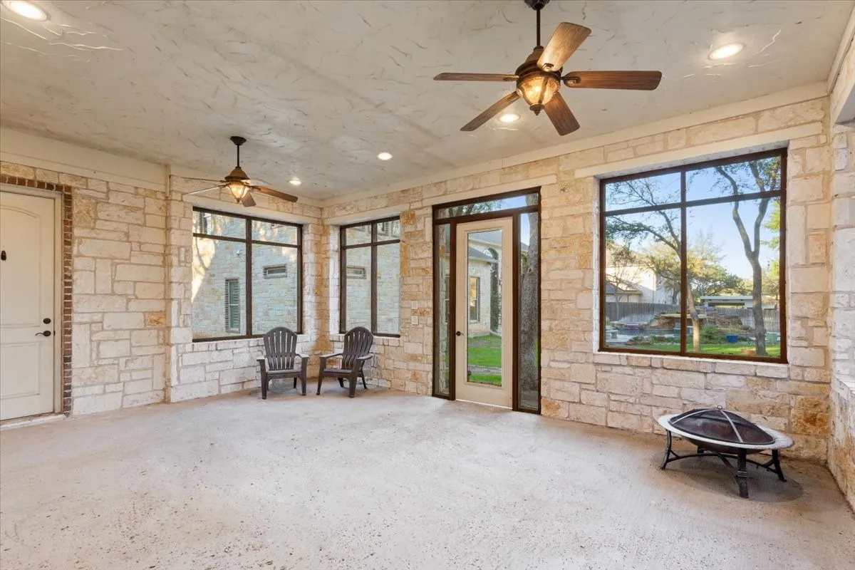 Single Family Residence For Sale in Mc Lennan County , 10020 Hidden Bluff, Waco, Texas 76657, 5 Bedroom, 5 Bathroom, 5 Garage spaces, 7,677 Sqft, built in 2012, mls#21403138, Real Estate Agent in Waco, Homes For Sale in Mc Lennan county, Homes For Sale in Waco, Realtor in Waco Texas, Real Estate Brokerage Independent Realty Texas, Luminita Cordes Realtor