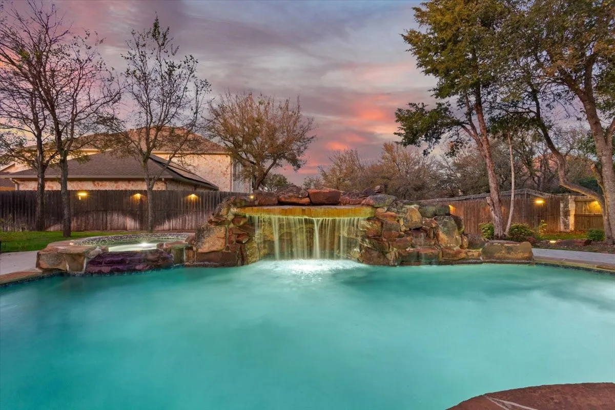 Single Family Residence For Sale in Mc Lennan County , 10020 Hidden Bluff, Waco, Texas 76657, 5 Bedroom, 5 Bathroom, 5 Garage spaces, 7,677 Sqft, built in 2012, mls#21403138, Real Estate Agent in Waco, Homes For Sale in Mc Lennan county, Homes For Sale in Waco, Realtor in Waco Texas, Real Estate Brokerage Independent Realty Texas, Luminita Cordes Realtor