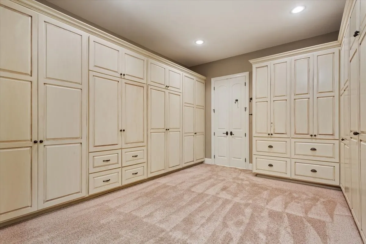 Single Family Residence For Sale in Mc Lennan County , 10020 Hidden Bluff, Waco, Texas 76657, 5 Bedroom, 5 Bathroom, 5 Garage spaces, 7,677 Sqft, built in 2012, mls#21403138, Real Estate Agent in Waco, Homes For Sale in Mc Lennan county, Homes For Sale in Waco, Realtor in Waco Texas, Real Estate Brokerage Independent Realty Texas, Luminita Cordes Realtor