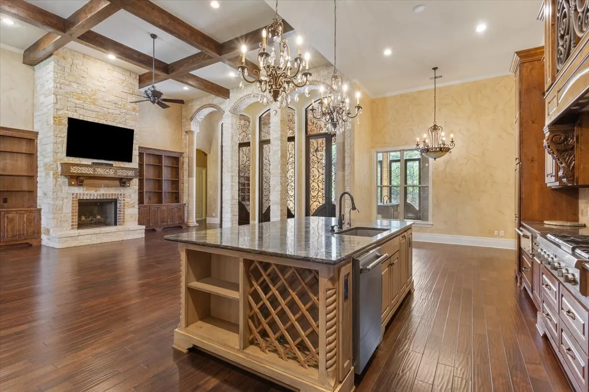 Single Family Residence For Sale in Mc Lennan County , 10020 Hidden Bluff, Waco, Texas 76657, 5 Bedroom, 5 Bathroom, 5 Garage spaces, 7,677 Sqft, built in 2012, mls#21403138, Real Estate Agent in Waco, Homes For Sale in Mc Lennan county, Homes For Sale in Waco, Realtor in Waco Texas, Real Estate Brokerage Independent Realty Texas, Luminita Cordes Realtor