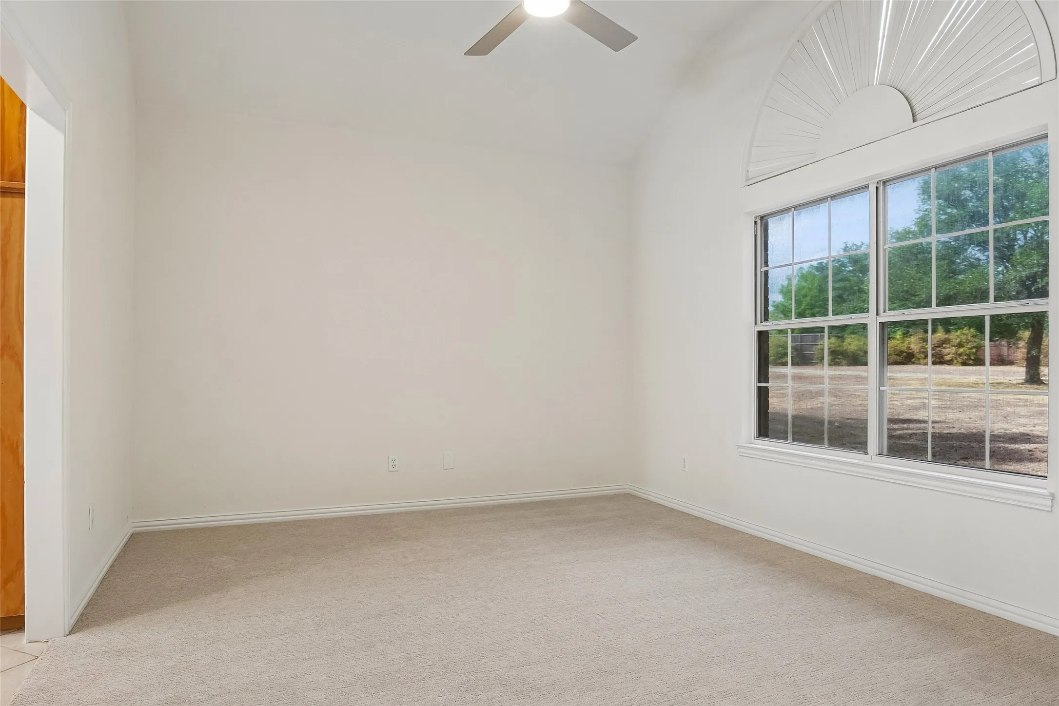 Single Family Residence For Sale in Denton County , 1570 Karen Drive, Argyle, Texas 76226, 3 Bedroom, 3 Bathroom, 2 Garage spaces, 2,271 Sqft, built in 1995, mls#21403133, Real Estate Agent in Argyle, Homes For Sale in Denton county, Homes For Sale in Argyle, Realtor in Argyle Texas, Real Estate Brokerage Independent Realty Texas, Luminita Cordes Realtor