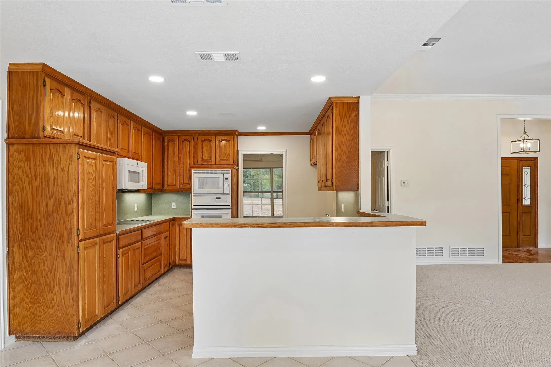 Single Family Residence For Sale in Denton County , 1570 Karen Drive, Argyle, Texas 76226, 3 Bedroom, 3 Bathroom, 2 Garage spaces, 2,271 Sqft, built in 1995, mls#21403133, Real Estate Agent in Argyle, Homes For Sale in Denton county, Homes For Sale in Argyle, Realtor in Argyle Texas, Real Estate Brokerage Independent Realty Texas, Luminita Cordes Realtor