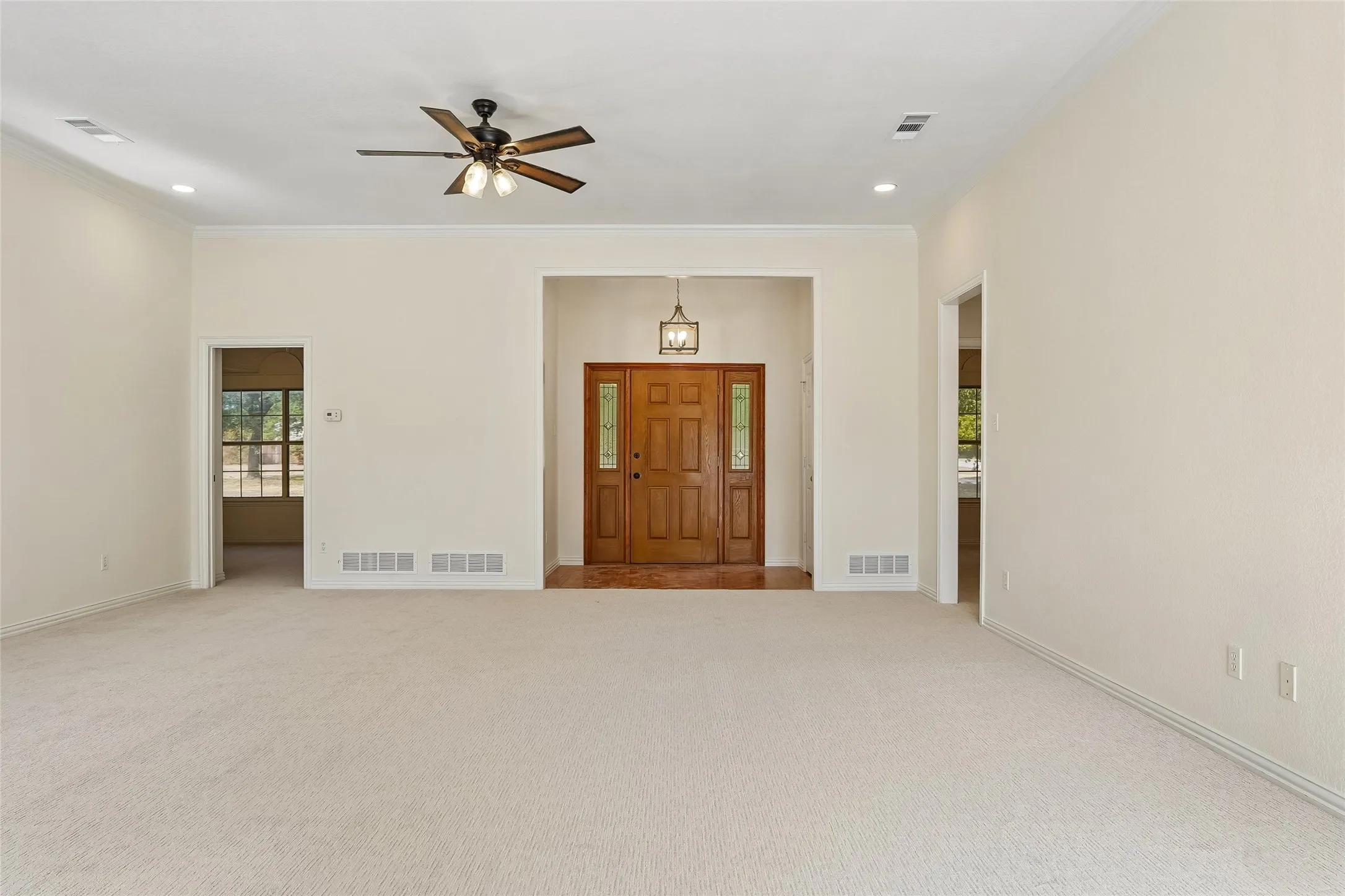Single Family Residence For Sale in Denton County , 1570 Karen Drive, Argyle, Texas 76226, 3 Bedroom, 3 Bathroom, 2 Garage spaces, 2,271 Sqft, built in 1995, mls#21403133, Real Estate Agent in Argyle, Homes For Sale in Denton county, Homes For Sale in Argyle, Realtor in Argyle Texas, Real Estate Brokerage Independent Realty Texas, Luminita Cordes Realtor