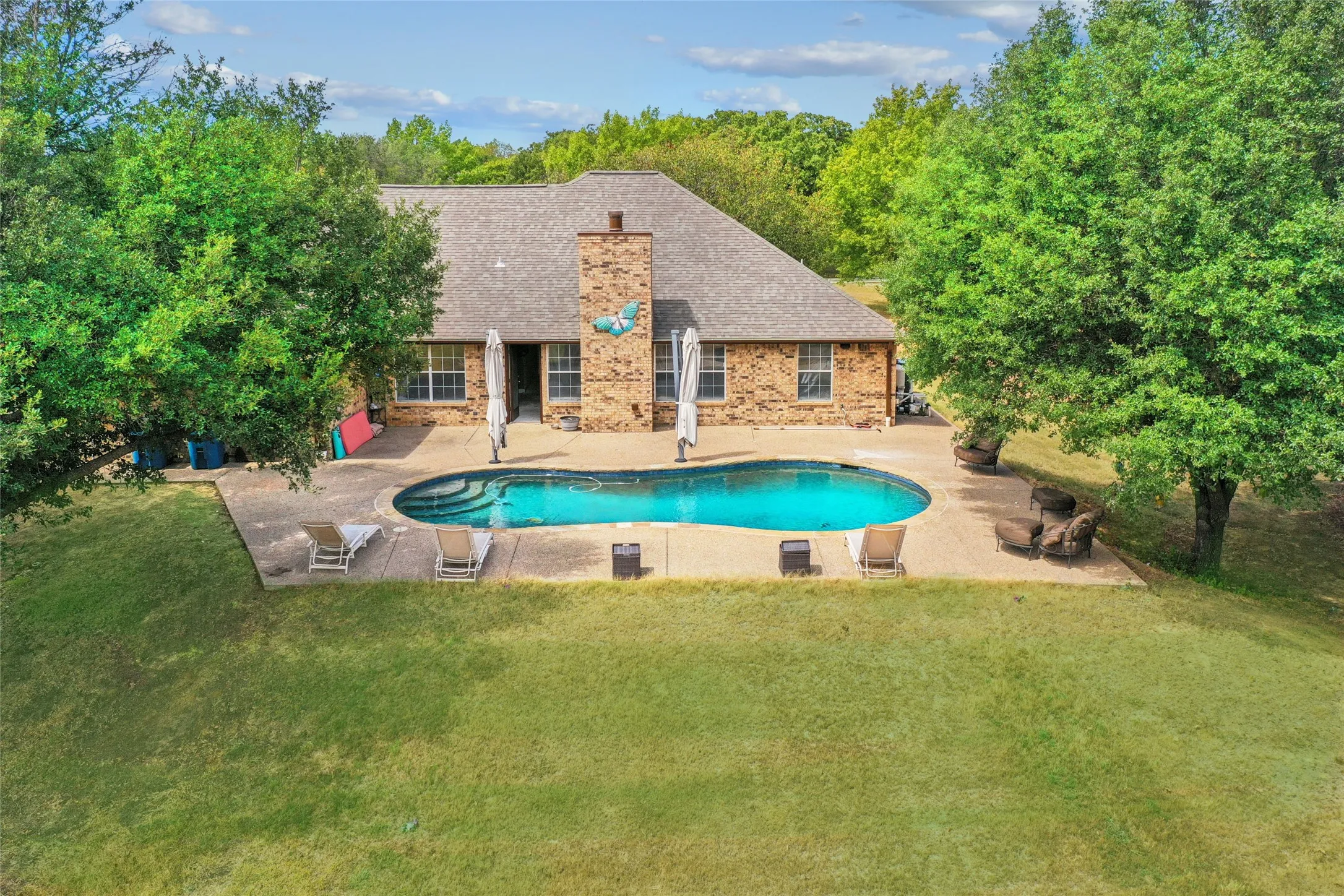 Single Family Residence For Sale in Denton County , 1570 Karen Drive, Argyle, Texas 76226, 3 Bedroom, 3 Bathroom, 2 Garage spaces, 2,271 Sqft, built in 1995, mls#21403133, Real Estate Agent in Argyle, Homes For Sale in Denton county, Homes For Sale in Argyle, Realtor in Argyle Texas, Real Estate Brokerage Independent Realty Texas, Luminita Cordes Realtor