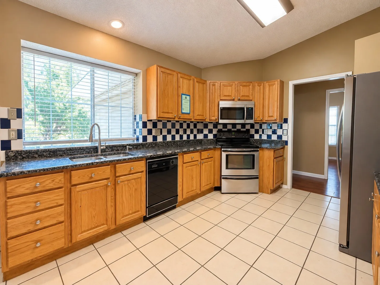 Single Family Residence For Rent in Tarrant County , 514 Briarcroft Drive, Grapevine, Texas 76051, 3 Bedroom, 2 Bathroom, 2 Garage spaces, 1,663 Sqft, built in 1985, mls#21403461, Real Estate Agent in Grapevine, Homes For Rent in Tarrant county, Homes For Rent in Grapevine, Realtor in Grapevine Texas, Real Estate Brokerage Independent Realty Texas, Luminita Cordes Realtor