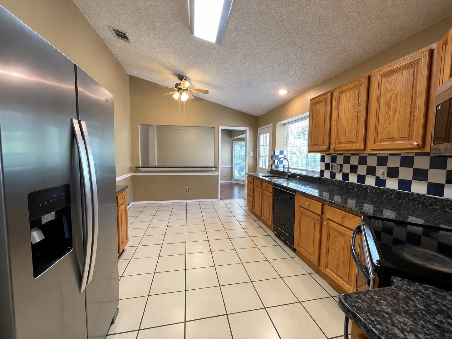 Single Family Residence For Rent in Tarrant County , 514 Briarcroft Drive, Grapevine, Texas 76051, 3 Bedroom, 2 Bathroom, 2 Garage spaces, 1,663 Sqft, built in 1985, mls#21403461, Real Estate Agent in Grapevine, Homes For Rent in Tarrant county, Homes For Rent in Grapevine, Realtor in Grapevine Texas, Real Estate Brokerage Independent Realty Texas, Luminita Cordes Realtor