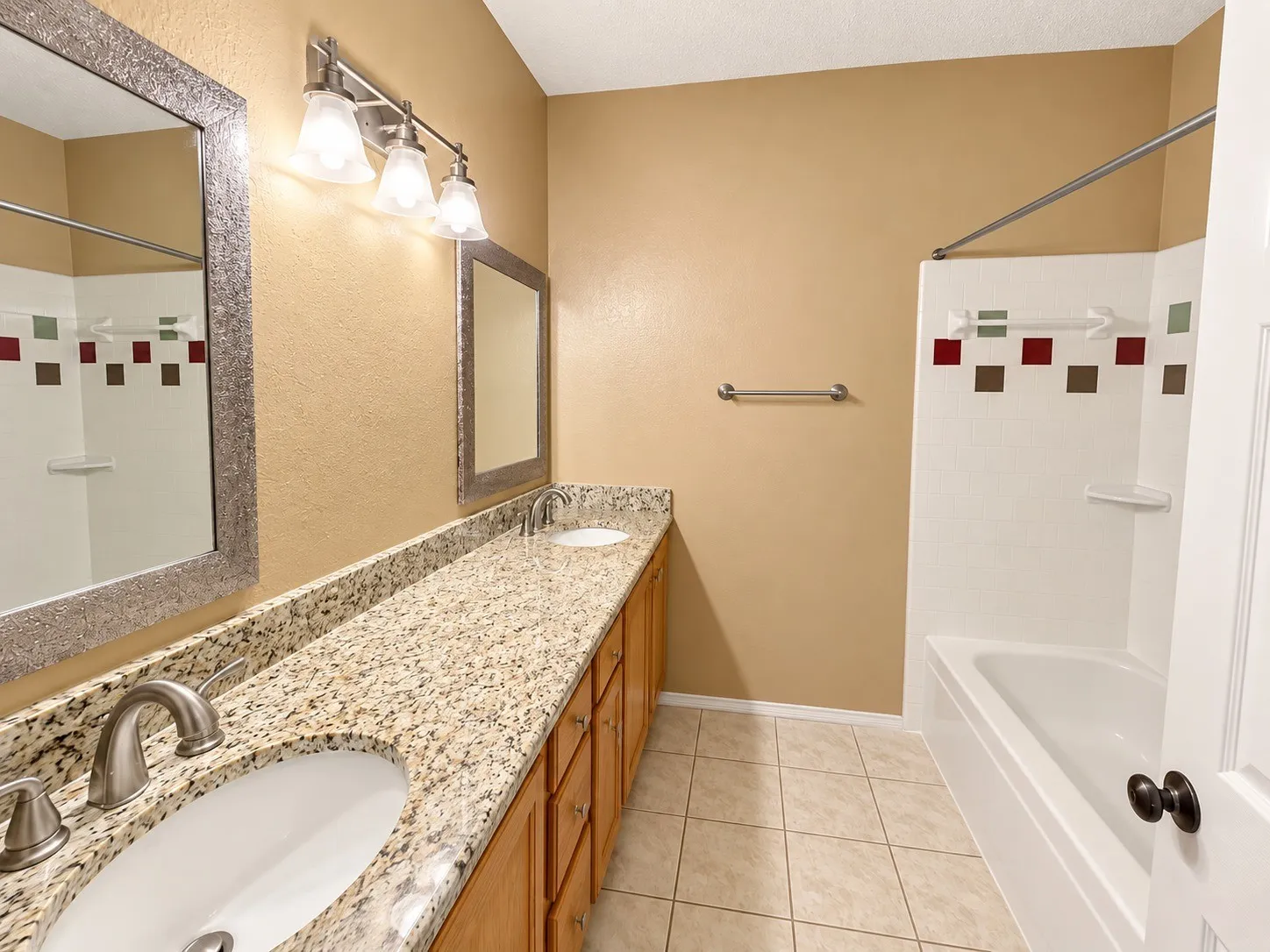 Single Family Residence For Rent in Tarrant County , 514 Briarcroft Drive, Grapevine, Texas 76051, 3 Bedroom, 2 Bathroom, 2 Garage spaces, 1,663 Sqft, built in 1985, mls#21403461, Real Estate Agent in Grapevine, Homes For Rent in Tarrant county, Homes For Rent in Grapevine, Realtor in Grapevine Texas, Real Estate Brokerage Independent Realty Texas, Luminita Cordes Realtor