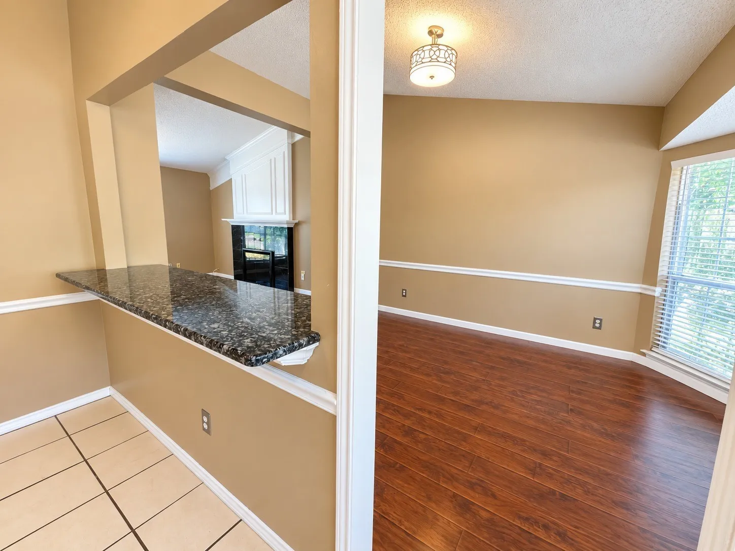 Single Family Residence For Rent in Tarrant County , 514 Briarcroft Drive, Grapevine, Texas 76051, 3 Bedroom, 2 Bathroom, 2 Garage spaces, 1,663 Sqft, built in 1985, mls#21403461, Real Estate Agent in Grapevine, Homes For Rent in Tarrant county, Homes For Rent in Grapevine, Realtor in Grapevine Texas, Real Estate Brokerage Independent Realty Texas, Luminita Cordes Realtor