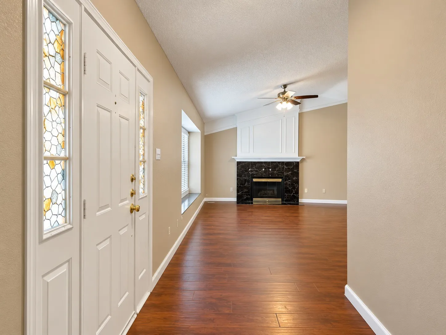 Single Family Residence For Rent in Tarrant County , 514 Briarcroft Drive, Grapevine, Texas 76051, 3 Bedroom, 2 Bathroom, 2 Garage spaces, 1,663 Sqft, built in 1985, mls#21403461, Real Estate Agent in Grapevine, Homes For Rent in Tarrant county, Homes For Rent in Grapevine, Realtor in Grapevine Texas, Real Estate Brokerage Independent Realty Texas, Luminita Cordes Realtor