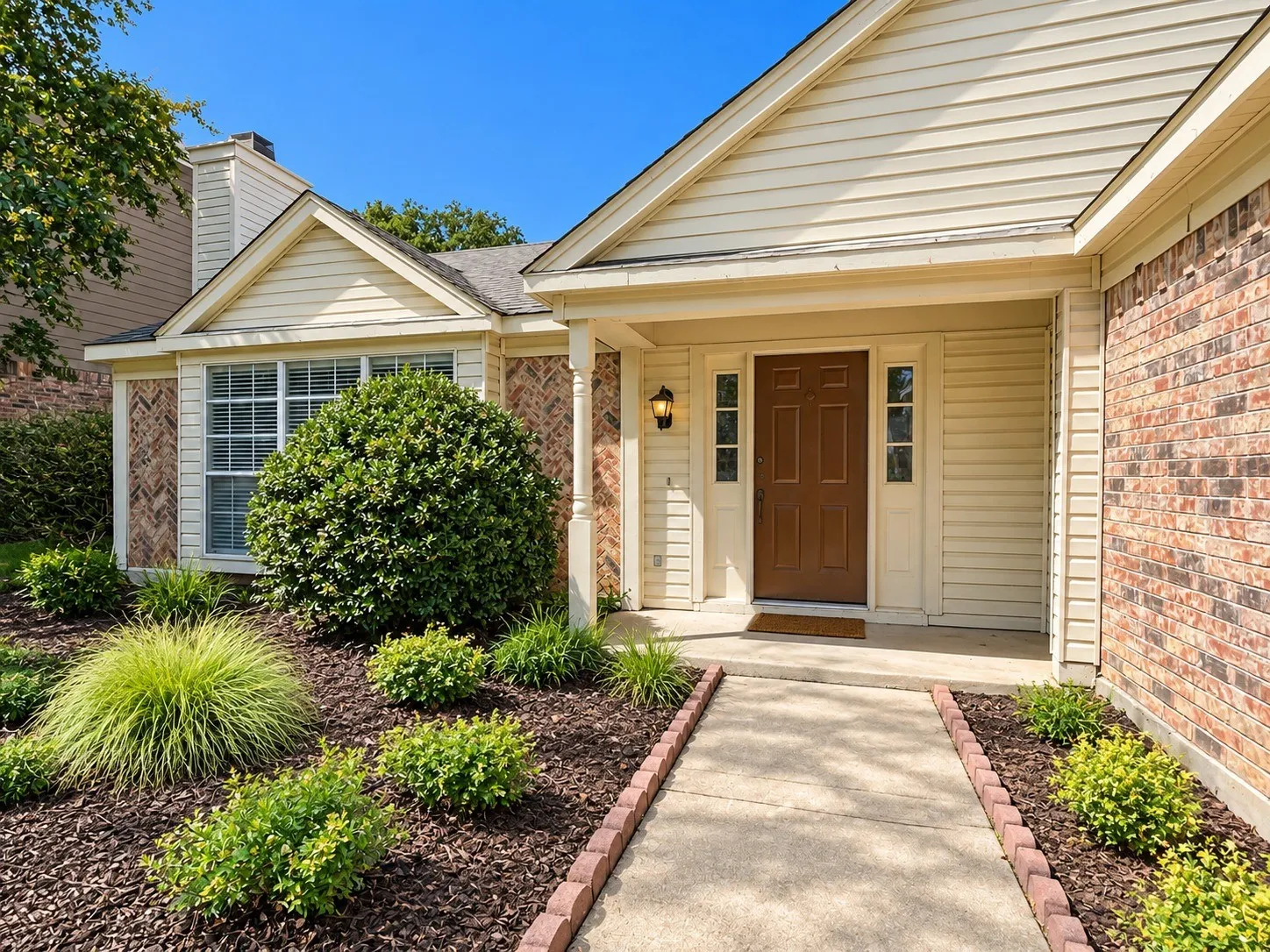 Single Family Residence For Rent in Tarrant County , 514 Briarcroft Drive, Grapevine, Texas 76051, 3 Bedroom, 2 Bathroom, 2 Garage spaces, 1,663 Sqft, built in 1985, mls#21403461, Real Estate Agent in Grapevine, Homes For Rent in Tarrant county, Homes For Rent in Grapevine, Realtor in Grapevine Texas, Real Estate Brokerage Independent Realty Texas, Luminita Cordes Realtor