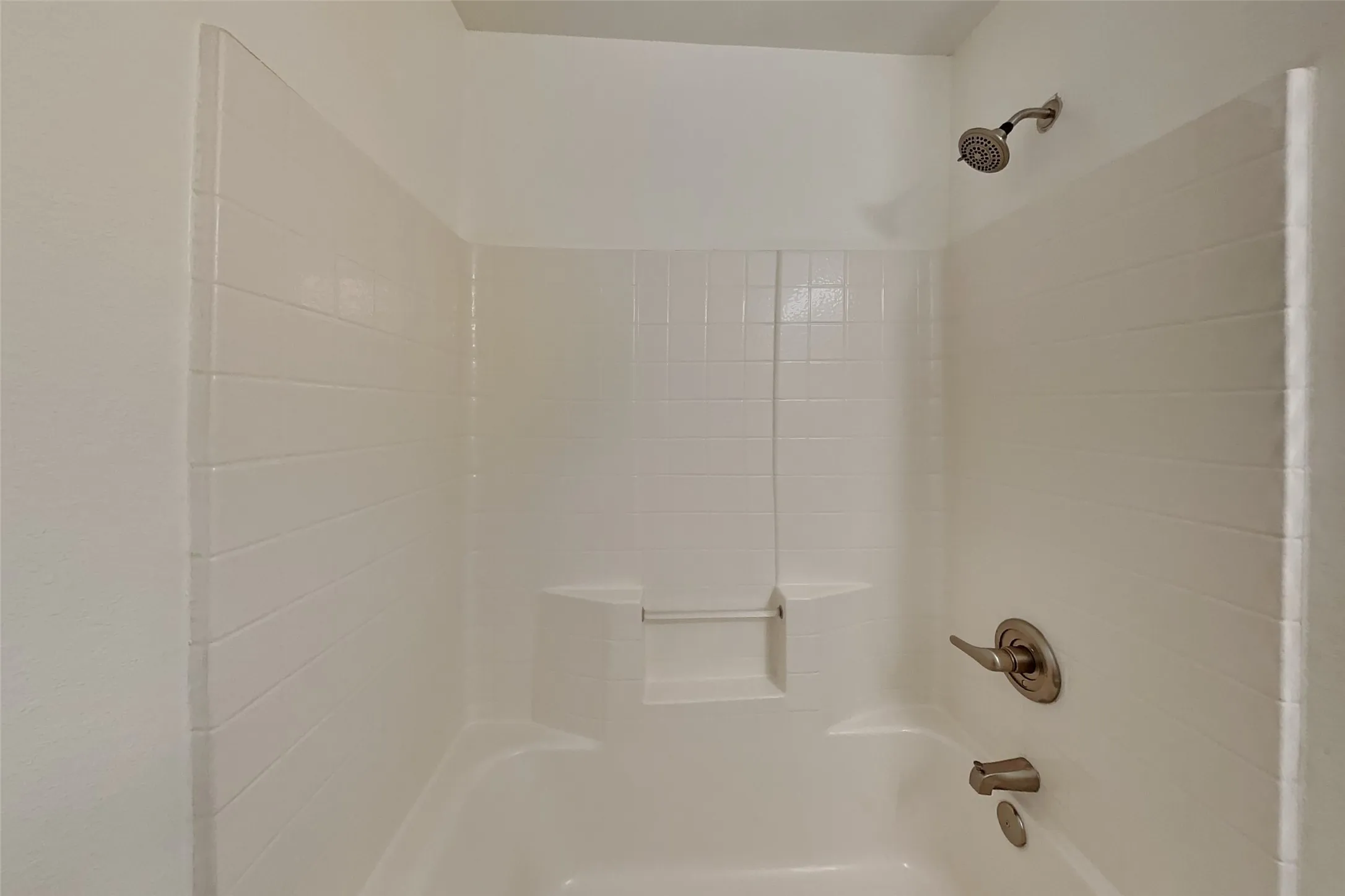 Single Family Residence For Rent in Tarrant County , 4406 Fox Meadows Lane, Mansfield, Texas 76063, 3 Bedroom, 2 Bathroom, 2 Garage spaces, 1,847 Sqft, built in 2003, mls#21403462, Real Estate Agent in Mansfield, Homes For Rent in Tarrant county, Homes For Rent in Mansfield, Realtor in Mansfield Texas, Real Estate Brokerage Independent Realty Texas, Luminita Cordes Realtor