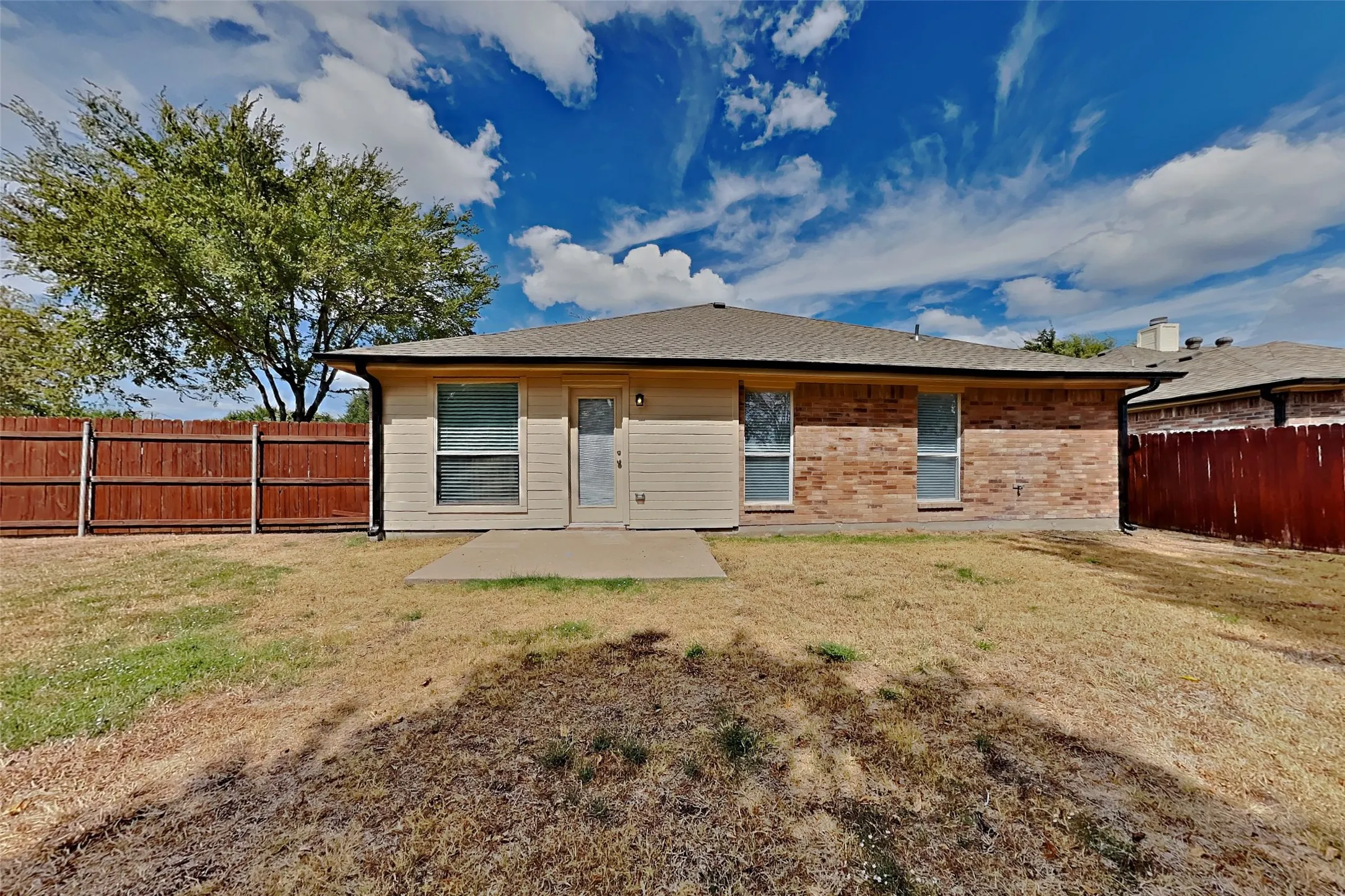 Single Family Residence For Rent in Tarrant County , 4406 Fox Meadows Lane, Mansfield, Texas 76063, 3 Bedroom, 2 Bathroom, 2 Garage spaces, 1,847 Sqft, built in 2003, mls#21403462, Real Estate Agent in Mansfield, Homes For Rent in Tarrant county, Homes For Rent in Mansfield, Realtor in Mansfield Texas, Real Estate Brokerage Independent Realty Texas, Luminita Cordes Realtor