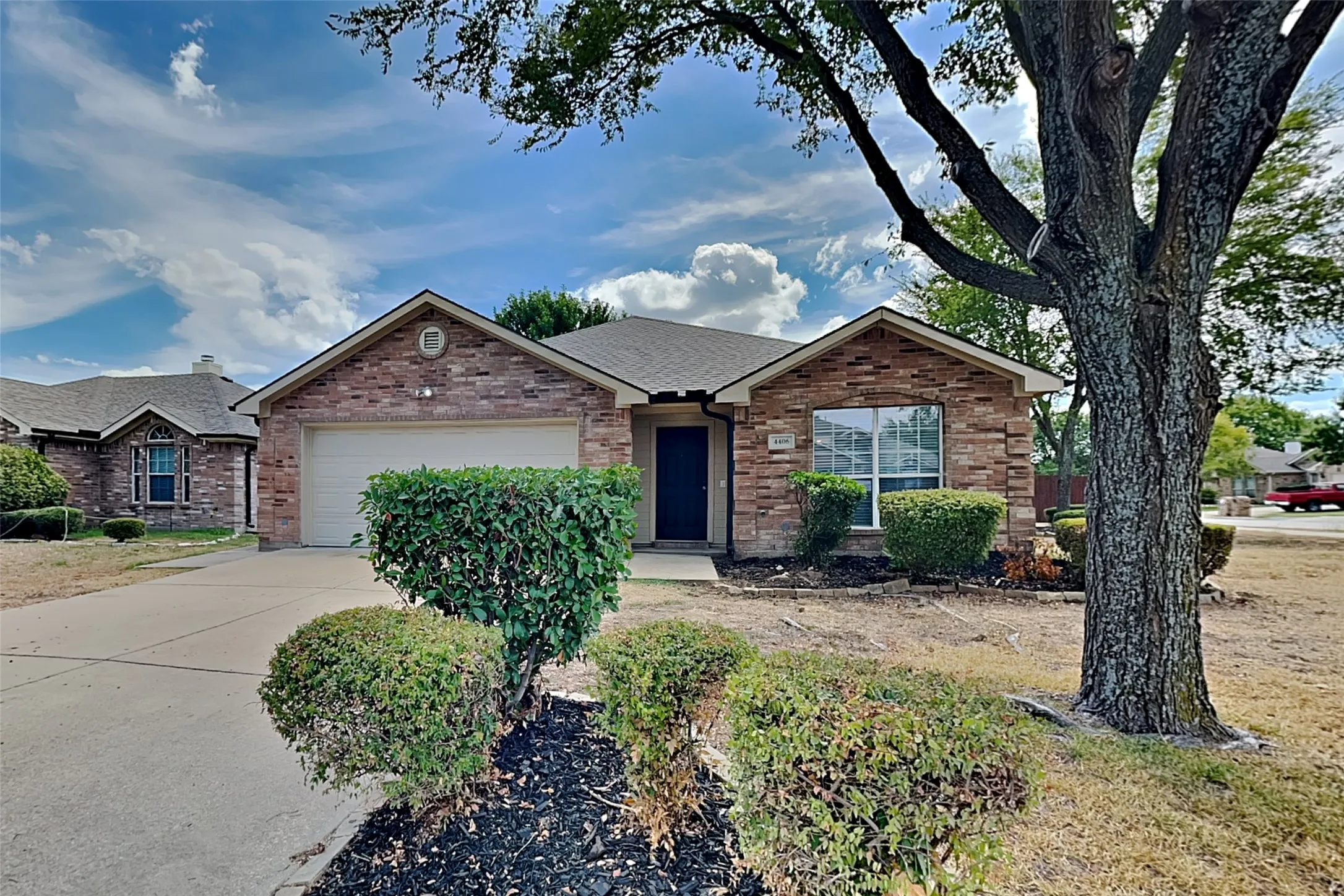 Single Family Residence For Rent in Tarrant County , 4406 Fox Meadows Lane, Mansfield, Texas 76063, 3 Bedroom, 2 Bathroom, 2 Garage spaces, 1,847 Sqft, built in 2003, mls#21403462, Real Estate Agent in Mansfield, Homes For Rent in Tarrant county, Homes For Rent in Mansfield, Realtor in Mansfield Texas, Real Estate Brokerage Independent Realty Texas, Luminita Cordes Realtor