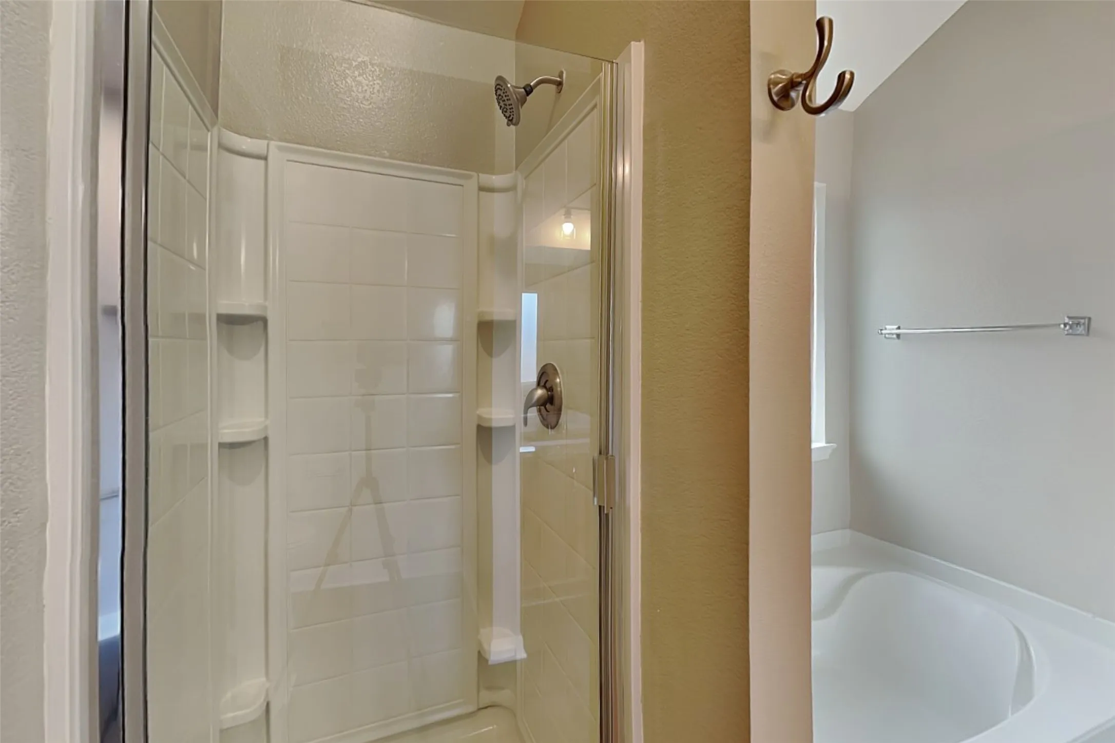 Single Family Residence For Rent in Tarrant County , 4868 Ambrosia Drive, Fort Worth, Texas 76244, 4 Bedroom, 3 Bathroom, 2 Garage spaces, 2,193 Sqft, built in 2004, mls#21403464, Real Estate Agent in Fort Worth, Homes For Rent in Tarrant county, Homes For Rent in Fort Worth, Realtor in Fort Worth Texas, Real Estate Brokerage Independent Realty Texas, Luminita Cordes Realtor