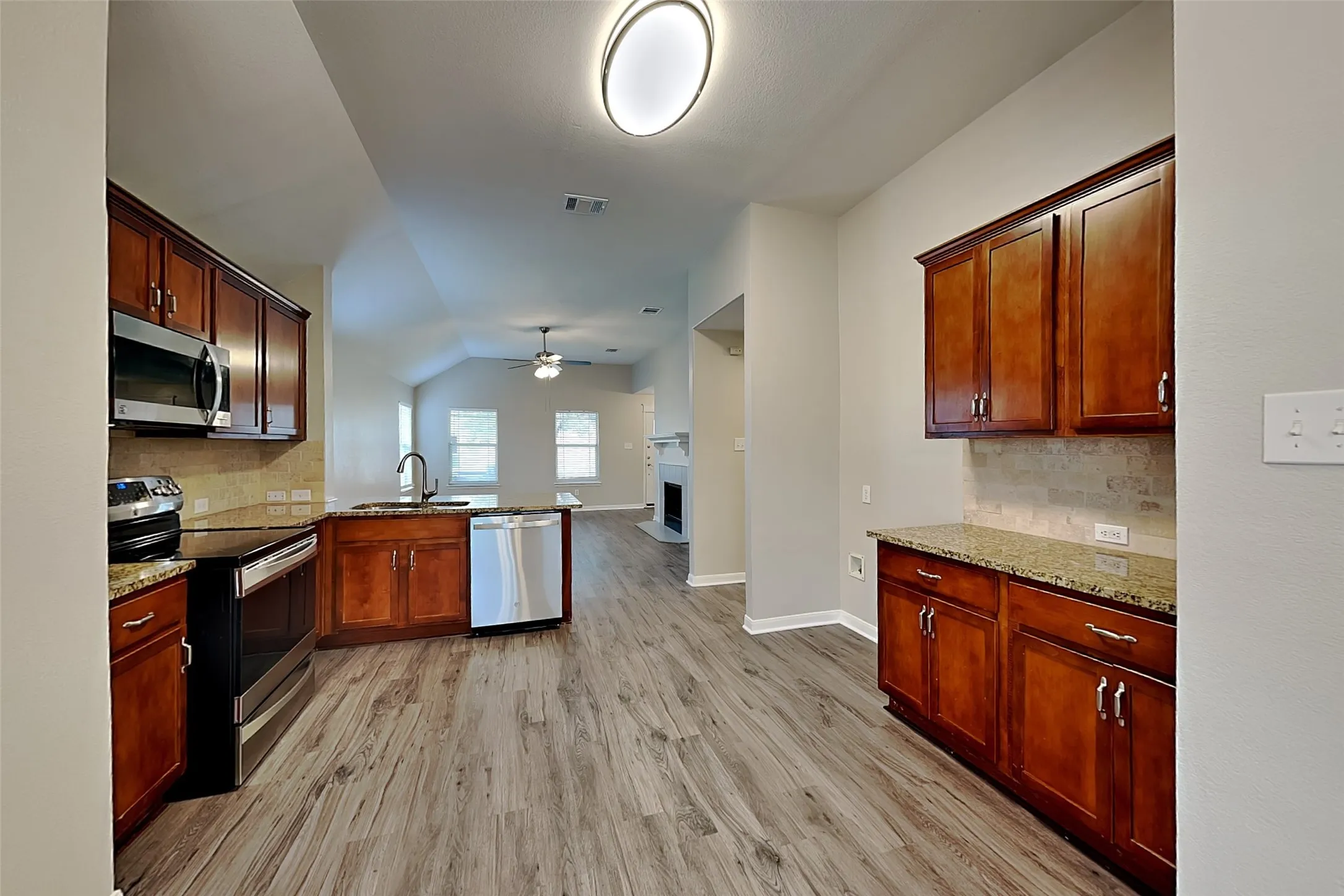 Single Family Residence For Rent in Tarrant County , 4868 Ambrosia Drive, Fort Worth, Texas 76244, 4 Bedroom, 3 Bathroom, 2 Garage spaces, 2,193 Sqft, built in 2004, mls#21403464, Real Estate Agent in Fort Worth, Homes For Rent in Tarrant county, Homes For Rent in Fort Worth, Realtor in Fort Worth Texas, Real Estate Brokerage Independent Realty Texas, Luminita Cordes Realtor