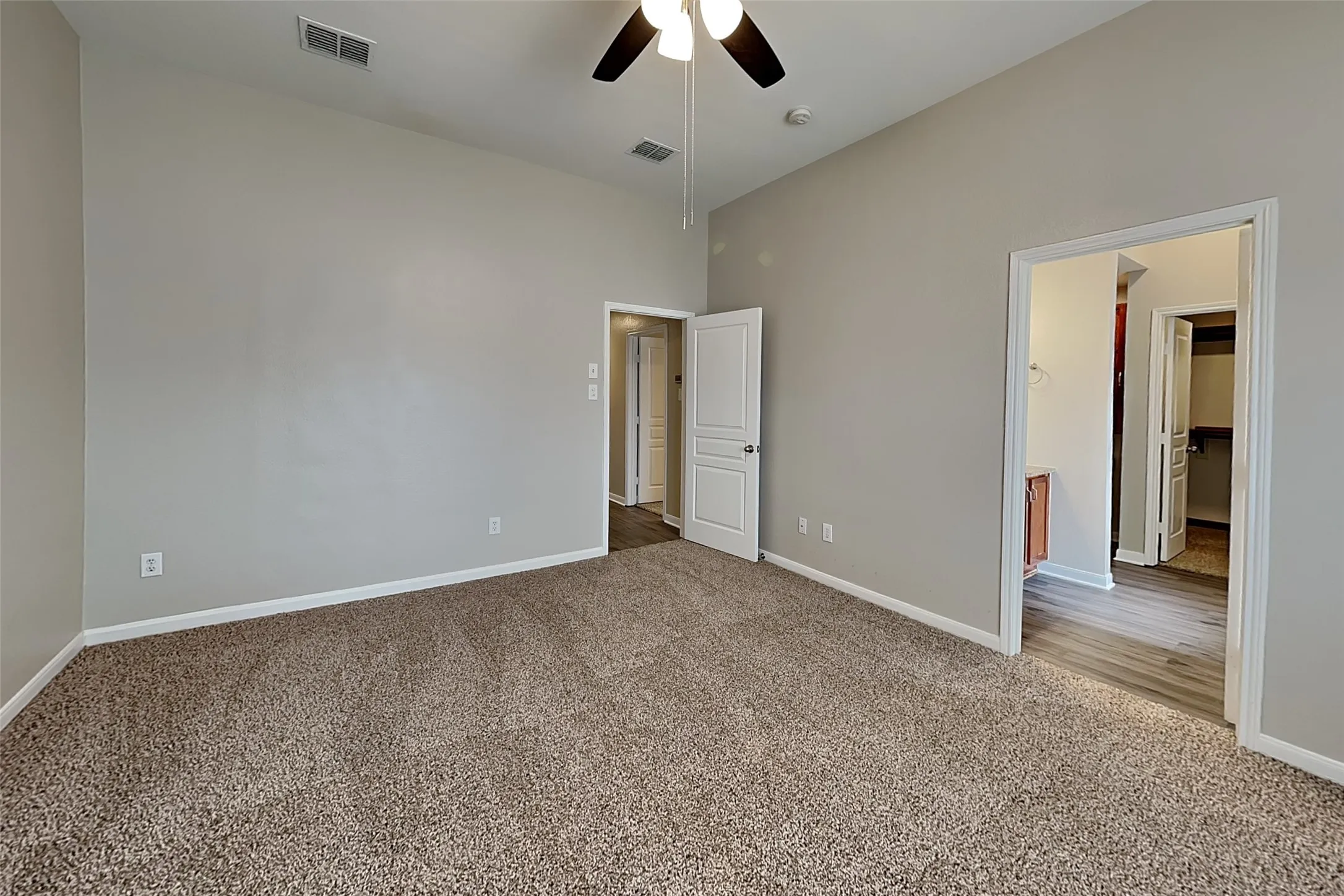 Single Family Residence For Rent in Tarrant County , 4868 Ambrosia Drive, Fort Worth, Texas 76244, 4 Bedroom, 3 Bathroom, 2 Garage spaces, 2,193 Sqft, built in 2004, mls#21403464, Real Estate Agent in Fort Worth, Homes For Rent in Tarrant county, Homes For Rent in Fort Worth, Realtor in Fort Worth Texas, Real Estate Brokerage Independent Realty Texas, Luminita Cordes Realtor