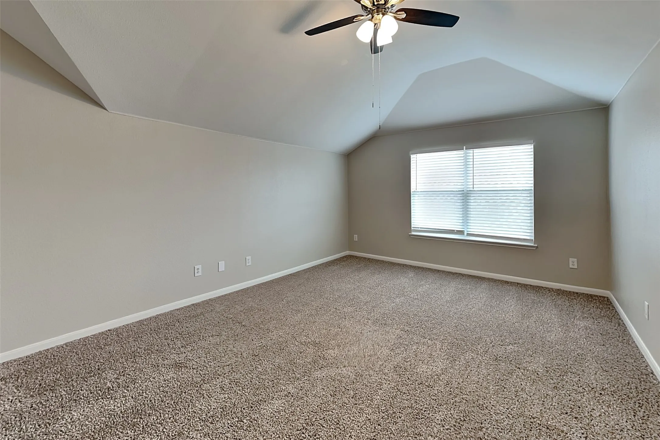 Single Family Residence For Rent in Tarrant County , 4868 Ambrosia Drive, Fort Worth, Texas 76244, 4 Bedroom, 3 Bathroom, 2 Garage spaces, 2,193 Sqft, built in 2004, mls#21403464, Real Estate Agent in Fort Worth, Homes For Rent in Tarrant county, Homes For Rent in Fort Worth, Realtor in Fort Worth Texas, Real Estate Brokerage Independent Realty Texas, Luminita Cordes Realtor
