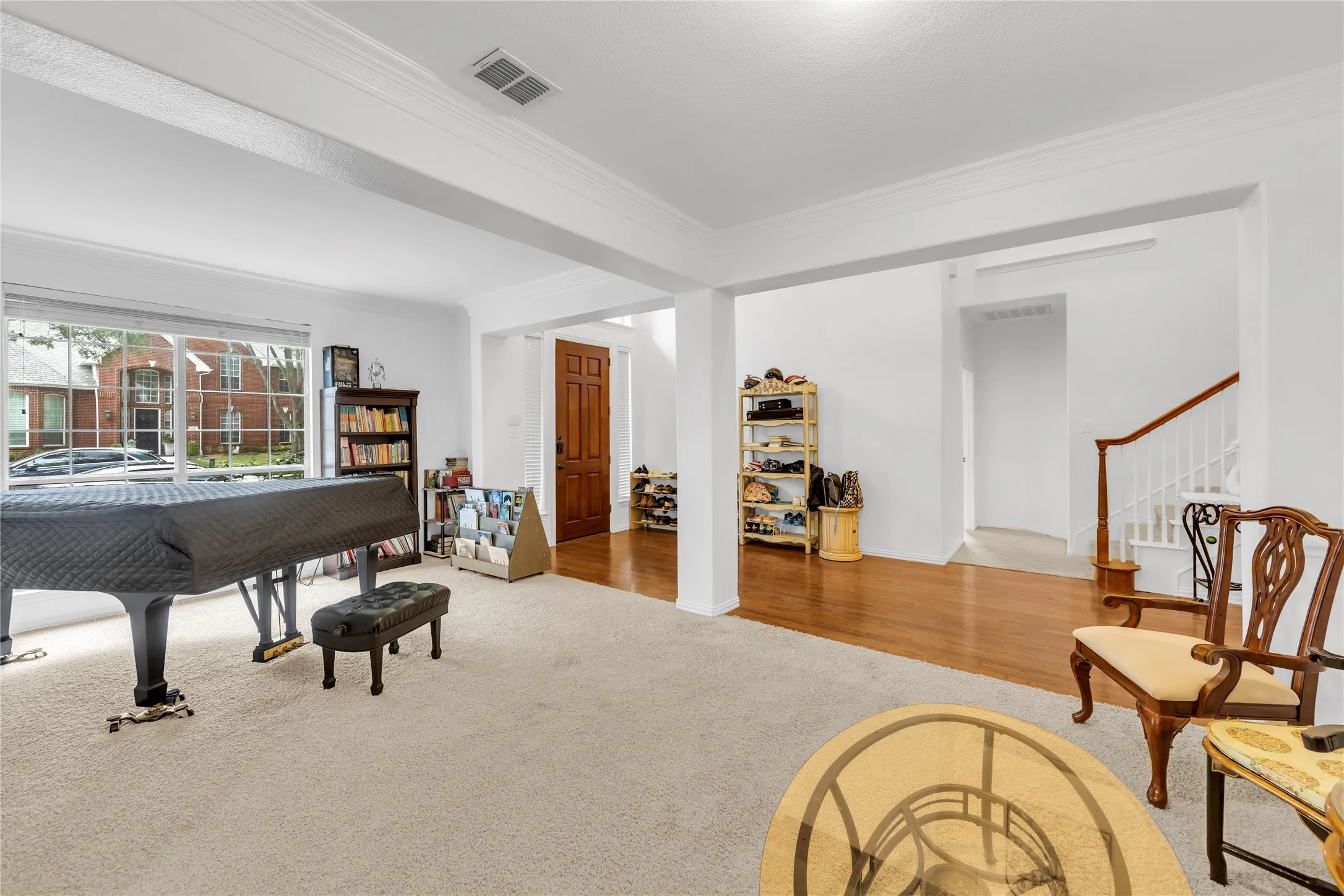 Single Family Residence For Rent in Collin County , 8305 Bartley Circle, Plano, Texas 75025, 6 Bedroom, 5 Bathroom, 2 Garage spaces, 3,921 Sqft, built in 1997, mls#21403466, Real Estate Agent in Plano, Homes For Rent in Collin county, Homes For Rent in Plano, Realtor in Plano Texas, Real Estate Brokerage Independent Realty Texas, Luminita Cordes Realtor