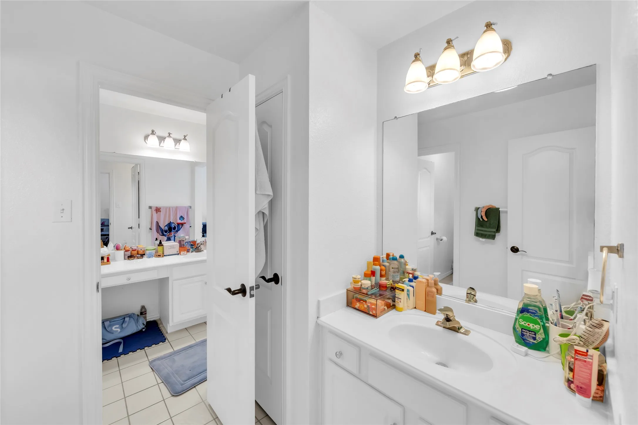 Single Family Residence For Rent in Collin County , 8305 Bartley Circle, Plano, Texas 75025, 6 Bedroom, 5 Bathroom, 2 Garage spaces, 3,921 Sqft, built in 1997, mls#21403466, Real Estate Agent in Plano, Homes For Rent in Collin county, Homes For Rent in Plano, Realtor in Plano Texas, Real Estate Brokerage Independent Realty Texas, Luminita Cordes Realtor