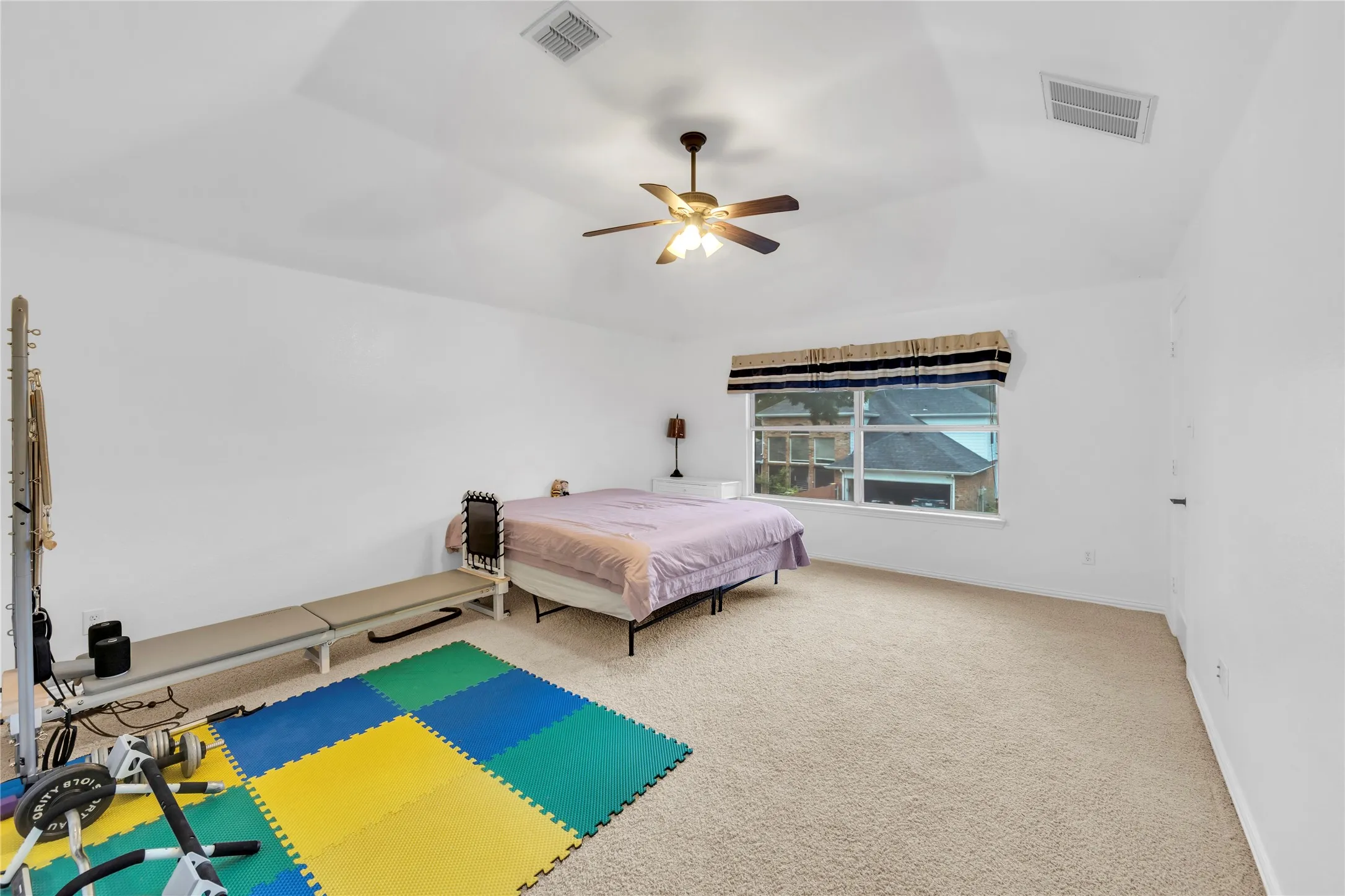 Single Family Residence For Rent in Collin County , 8305 Bartley Circle, Plano, Texas 75025, 6 Bedroom, 5 Bathroom, 2 Garage spaces, 3,921 Sqft, built in 1997, mls#21403466, Real Estate Agent in Plano, Homes For Rent in Collin county, Homes For Rent in Plano, Realtor in Plano Texas, Real Estate Brokerage Independent Realty Texas, Luminita Cordes Realtor