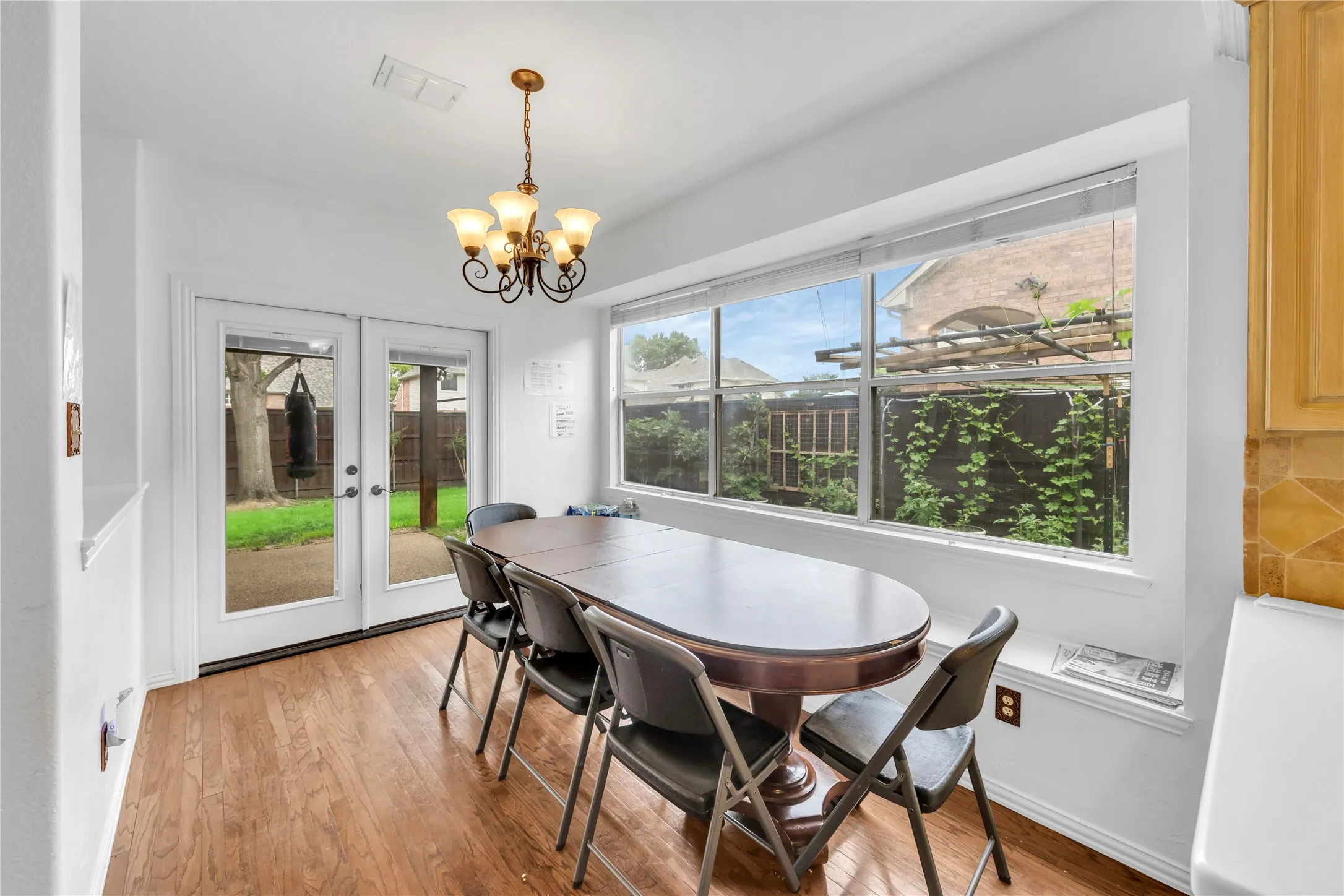Single Family Residence For Rent in Collin County , 8305 Bartley Circle, Plano, Texas 75025, 6 Bedroom, 5 Bathroom, 2 Garage spaces, 3,921 Sqft, built in 1997, mls#21403466, Real Estate Agent in Plano, Homes For Rent in Collin county, Homes For Rent in Plano, Realtor in Plano Texas, Real Estate Brokerage Independent Realty Texas, Luminita Cordes Realtor