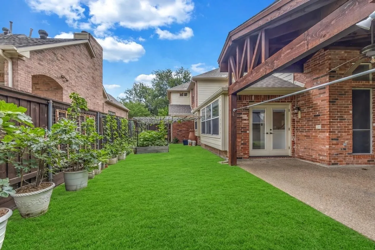 Single Family Residence For Rent in Collin County , 8305 Bartley Circle, Plano, Texas 75025, 6 Bedroom, 5 Bathroom, 2 Garage spaces, 3,921 Sqft, built in 1997, mls#21403466, Real Estate Agent in Plano, Homes For Rent in Collin county, Homes For Rent in Plano, Realtor in Plano Texas, Real Estate Brokerage Independent Realty Texas, Luminita Cordes Realtor