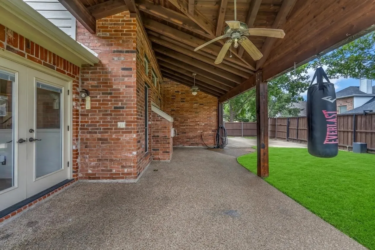 Single Family Residence For Rent in Collin County , 8305 Bartley Circle, Plano, Texas 75025, 6 Bedroom, 5 Bathroom, 2 Garage spaces, 3,921 Sqft, built in 1997, mls#21403466, Real Estate Agent in Plano, Homes For Rent in Collin county, Homes For Rent in Plano, Realtor in Plano Texas, Real Estate Brokerage Independent Realty Texas, Luminita Cordes Realtor