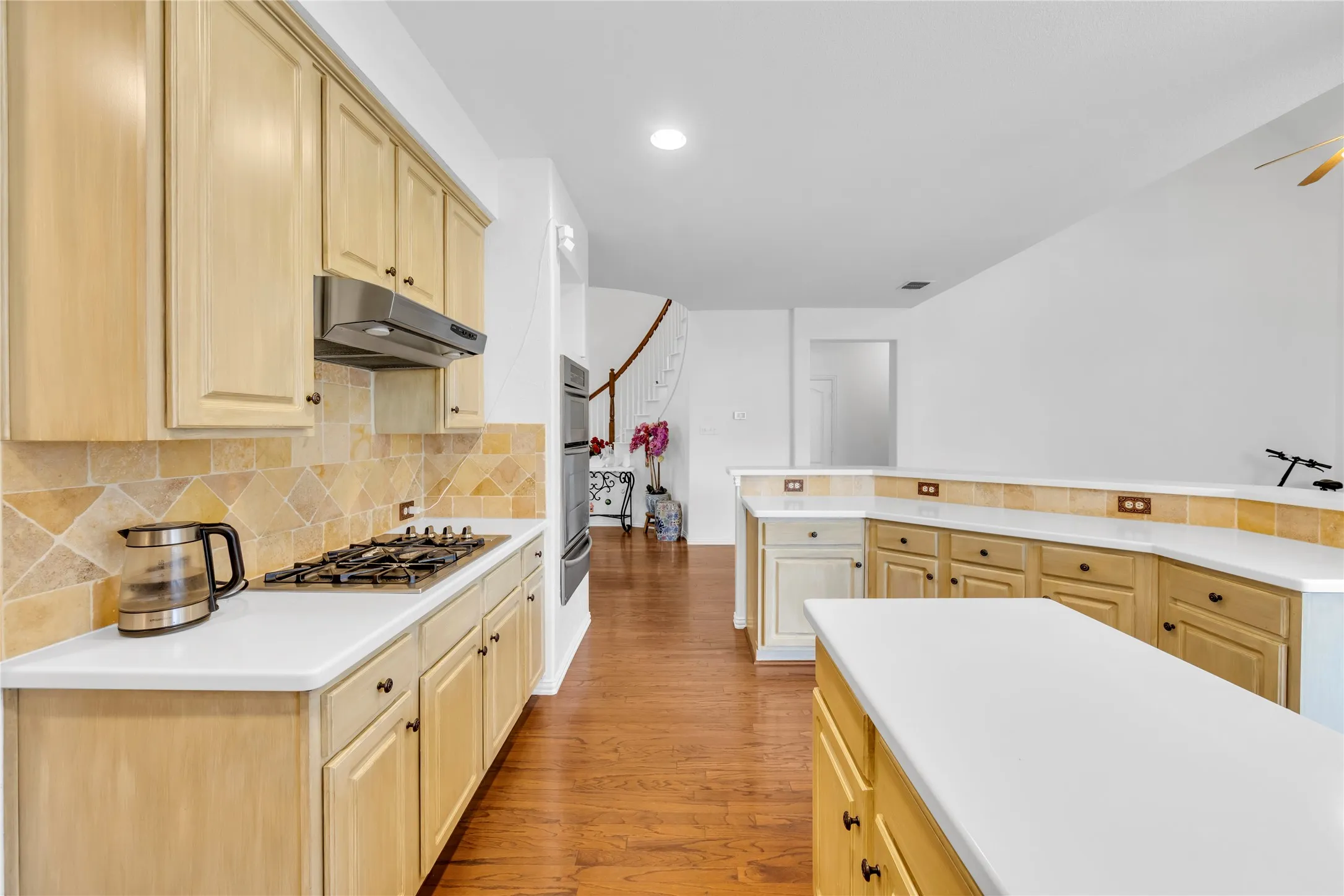 Single Family Residence For Rent in Collin County , 8305 Bartley Circle, Plano, Texas 75025, 6 Bedroom, 5 Bathroom, 2 Garage spaces, 3,921 Sqft, built in 1997, mls#21403466, Real Estate Agent in Plano, Homes For Rent in Collin county, Homes For Rent in Plano, Realtor in Plano Texas, Real Estate Brokerage Independent Realty Texas, Luminita Cordes Realtor