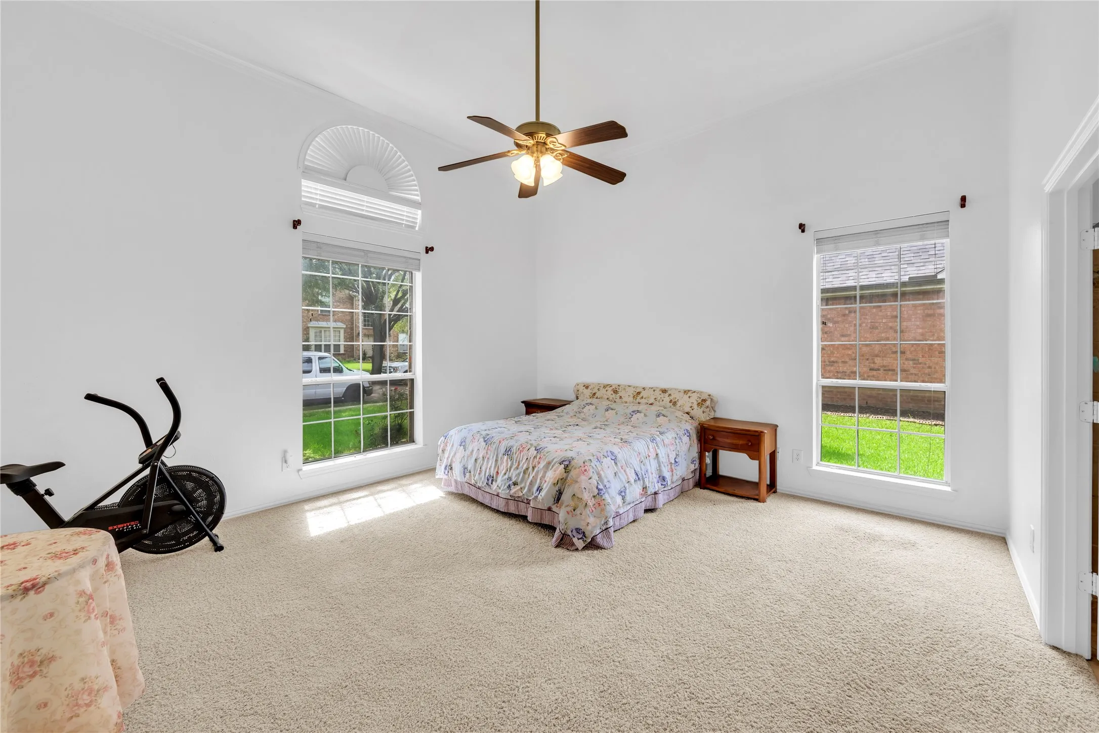 Single Family Residence For Rent in Collin County , 8305 Bartley Circle, Plano, Texas 75025, 6 Bedroom, 5 Bathroom, 2 Garage spaces, 3,921 Sqft, built in 1997, mls#21403466, Real Estate Agent in Plano, Homes For Rent in Collin county, Homes For Rent in Plano, Realtor in Plano Texas, Real Estate Brokerage Independent Realty Texas, Luminita Cordes Realtor
