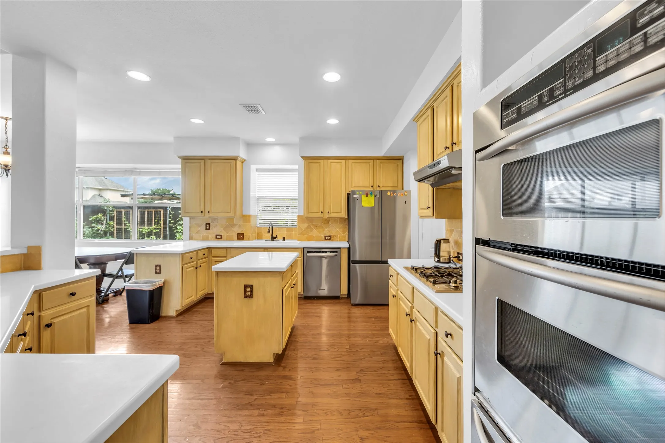 Single Family Residence For Rent in Collin County , 8305 Bartley Circle, Plano, Texas 75025, 6 Bedroom, 5 Bathroom, 2 Garage spaces, 3,921 Sqft, built in 1997, mls#21403466, Real Estate Agent in Plano, Homes For Rent in Collin county, Homes For Rent in Plano, Realtor in Plano Texas, Real Estate Brokerage Independent Realty Texas, Luminita Cordes Realtor