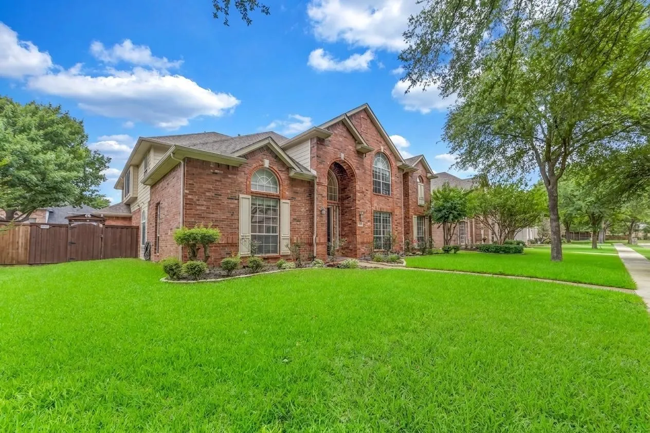 Single Family Residence For Rent in Collin County , 8305 Bartley Circle, Plano, Texas 75025, 6 Bedroom, 5 Bathroom, 2 Garage spaces, 3,921 Sqft, built in 1997, mls#21403466, Real Estate Agent in Plano, Homes For Rent in Collin county, Homes For Rent in Plano, Realtor in Plano Texas, Real Estate Brokerage Independent Realty Texas, Luminita Cordes Realtor