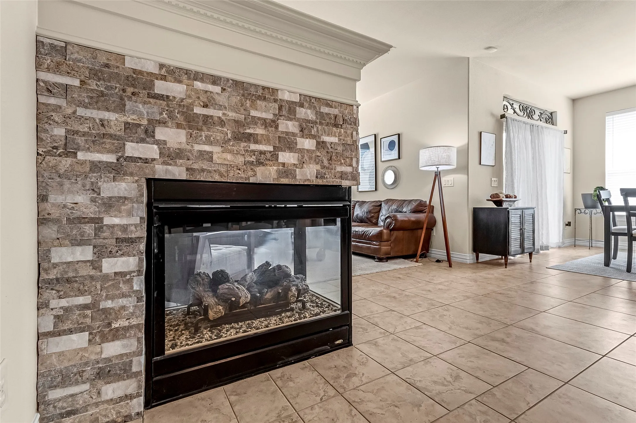 Two sided fireplace