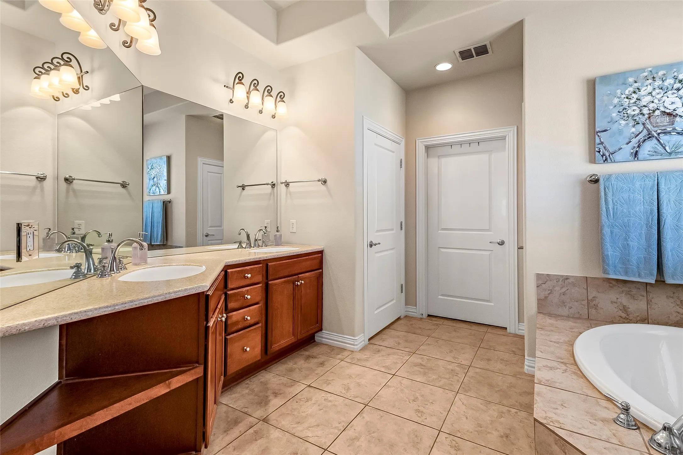 Single Family Residence For Sale in Denton County , 153 Byron Nelson Court, Frisco, Texas 75036, 2 Bedroom, 2 Bathroom, 2 Garage spaces, 1,899 Sqft, built in 2006, mls#21403348, Real Estate Agent in Frisco, Homes For Sale in Denton county, Homes For Sale in Frisco, Realtor in Frisco Texas, Real Estate Brokerage Independent Realty Texas, Luminita Cordes Realtor