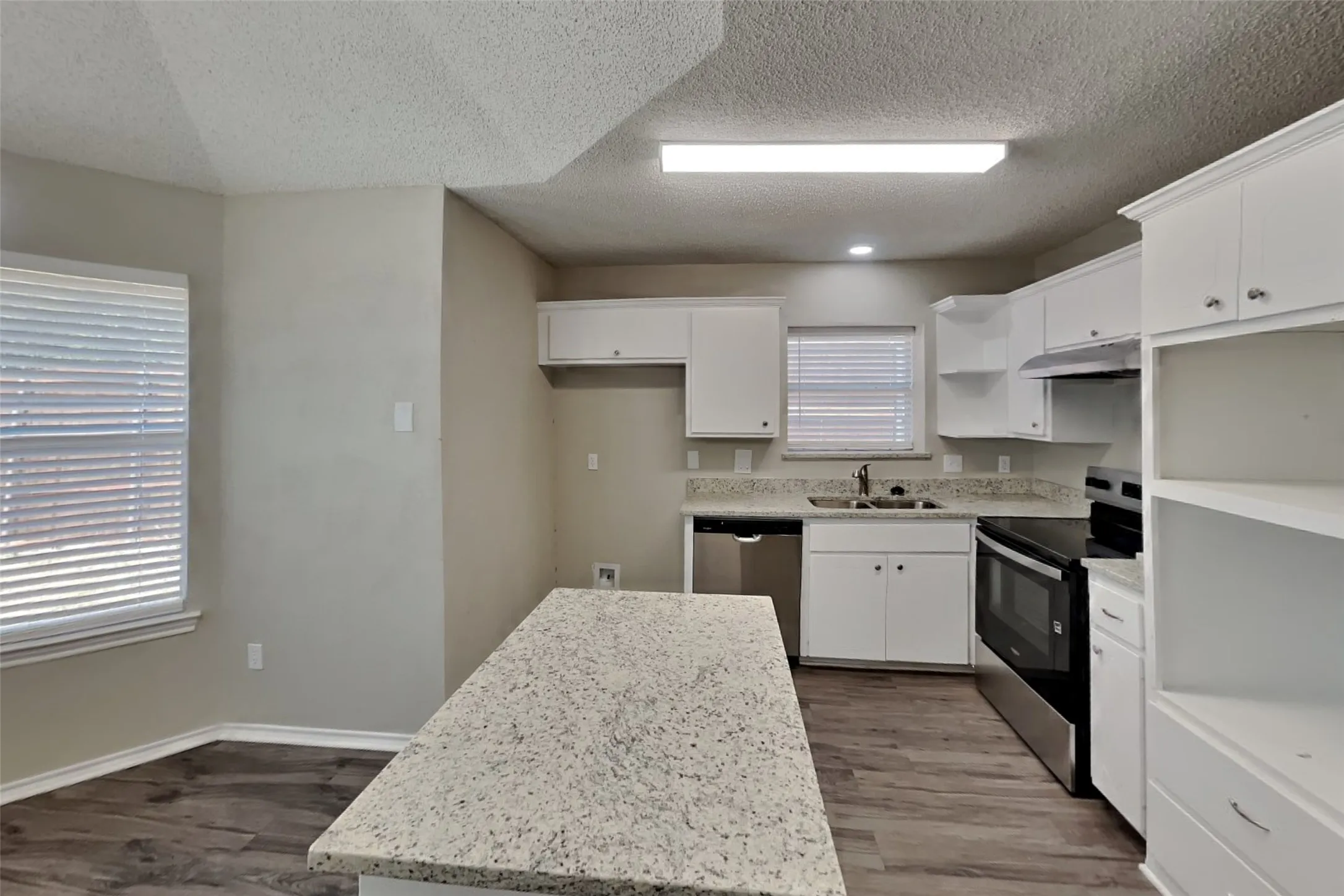 Single Family Residence For Rent in Tarrant County , 6801 Hadley Drive, North Richland Hills, Texas 76182, 4 Bedroom, 2 Bathroom, 2 Garage spaces, 1,737 Sqft, built in 1991, mls#21403470, Real Estate Agent in North Richland Hills, Homes For Rent in Tarrant county, Homes For Rent in North Richland Hills, Realtor in North Richland Hills Texas, Real Estate Brokerage Independent Realty Texas, Luminita Cordes Realtor