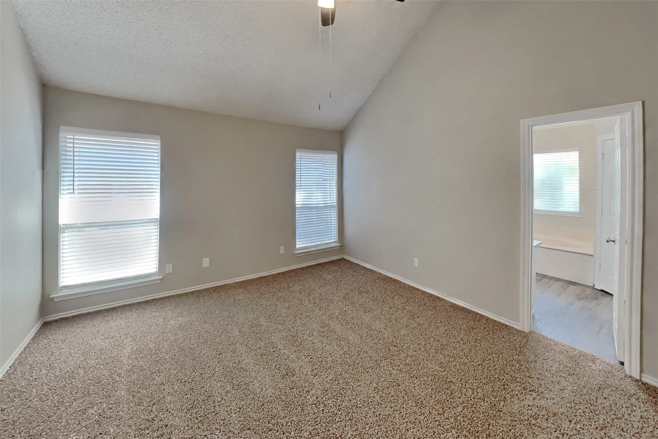 Single Family Residence For Rent in Tarrant County , 6801 Hadley Drive, North Richland Hills, Texas 76182, 4 Bedroom, 2 Bathroom, 2 Garage spaces, 1,737 Sqft, built in 1991, mls#21403470, Real Estate Agent in North Richland Hills, Homes For Rent in Tarrant county, Homes For Rent in North Richland Hills, Realtor in North Richland Hills Texas, Real Estate Brokerage Independent Realty Texas, Luminita Cordes Realtor