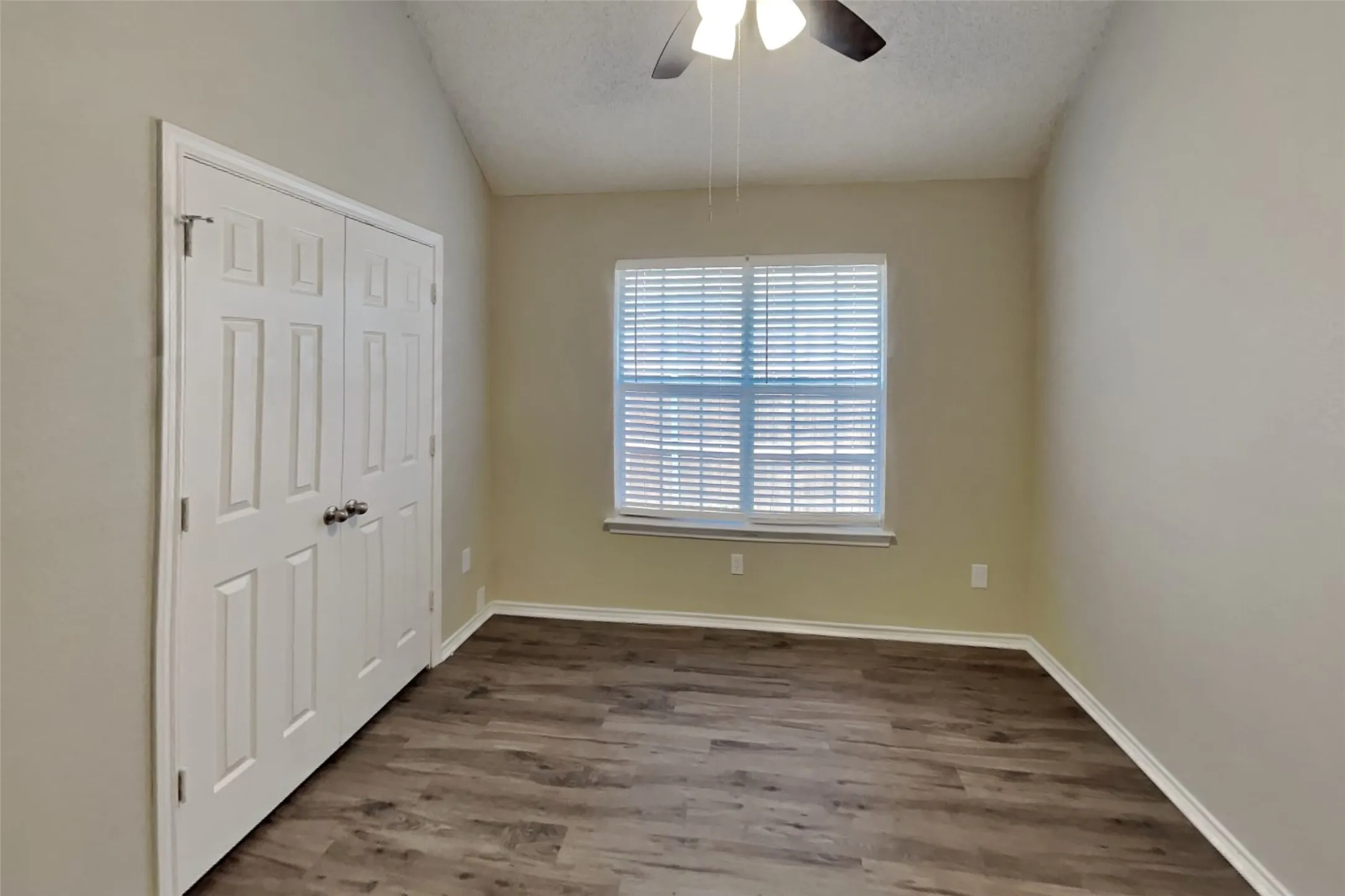 Single Family Residence For Rent in Tarrant County , 6801 Hadley Drive, North Richland Hills, Texas 76182, 4 Bedroom, 2 Bathroom, 2 Garage spaces, 1,737 Sqft, built in 1991, mls#21403470, Real Estate Agent in North Richland Hills, Homes For Rent in Tarrant county, Homes For Rent in North Richland Hills, Realtor in North Richland Hills Texas, Real Estate Brokerage Independent Realty Texas, Luminita Cordes Realtor