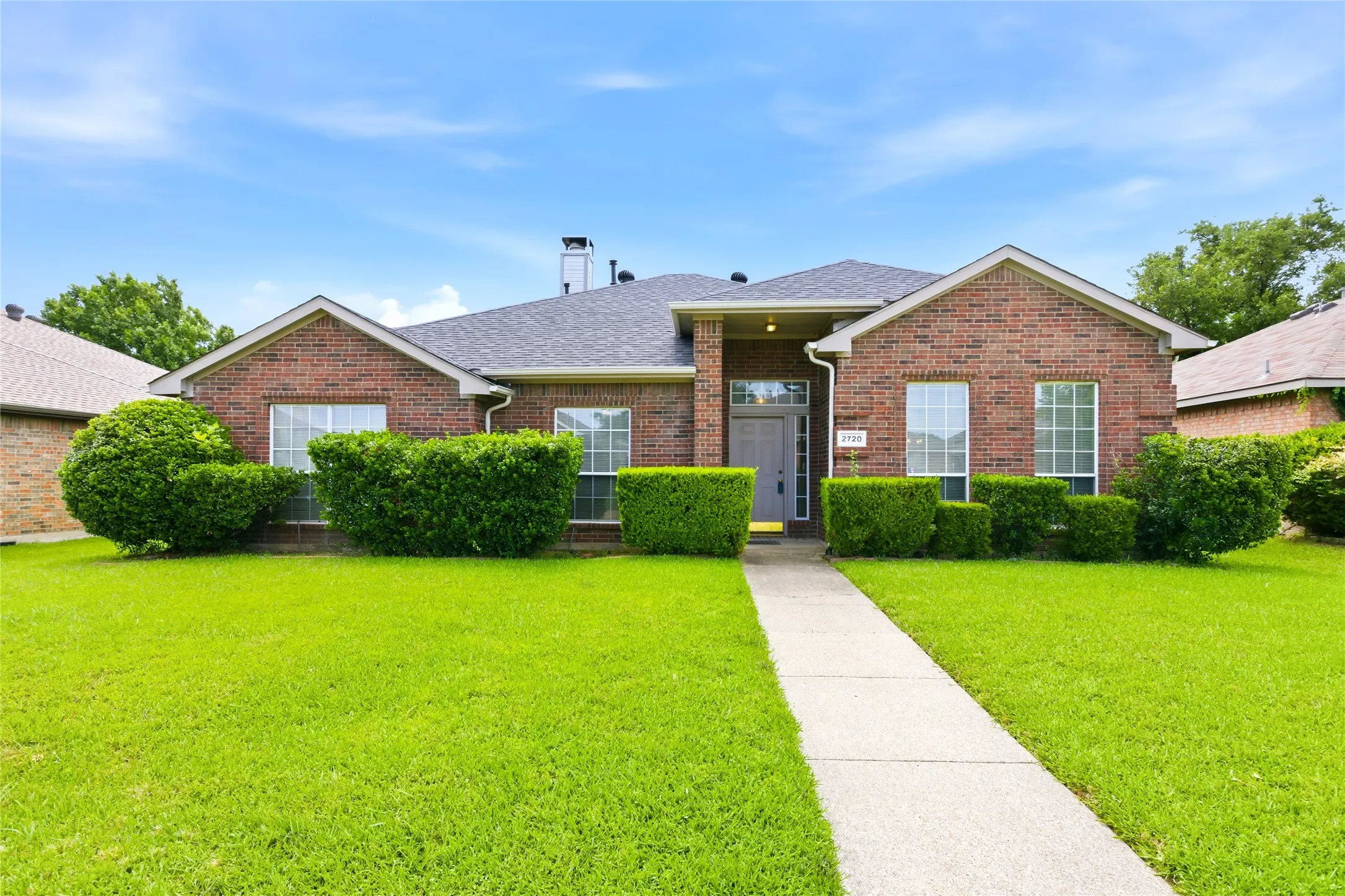Single Family Residence For Rent in Dallas County , 2720 Preston Creek, Mesquite, Texas 75181, 3 Bedroom, 3 Bathroom, 2 Garage spaces, 2,045 Sqft, built in 1996, mls#21400197, Real Estate Agent in Mesquite, Homes For Rent in Dallas county, Homes For Rent in Mesquite, Realtor in Mesquite Texas, Real Estate Brokerage Independent Realty Texas, Luminita Cordes Realtor