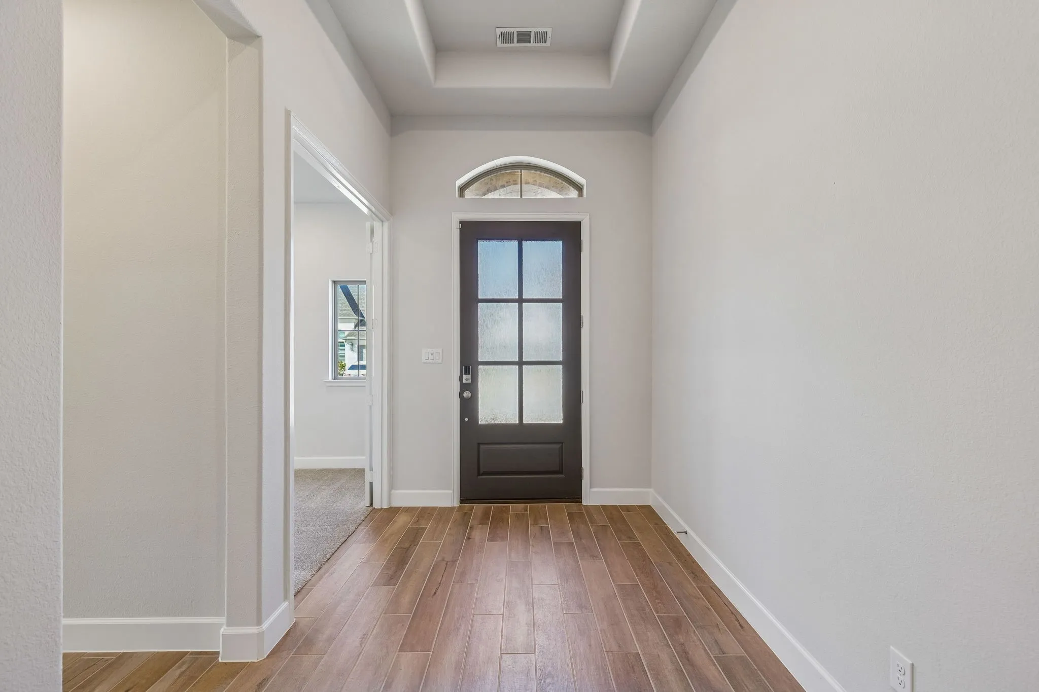 12 ft entryway