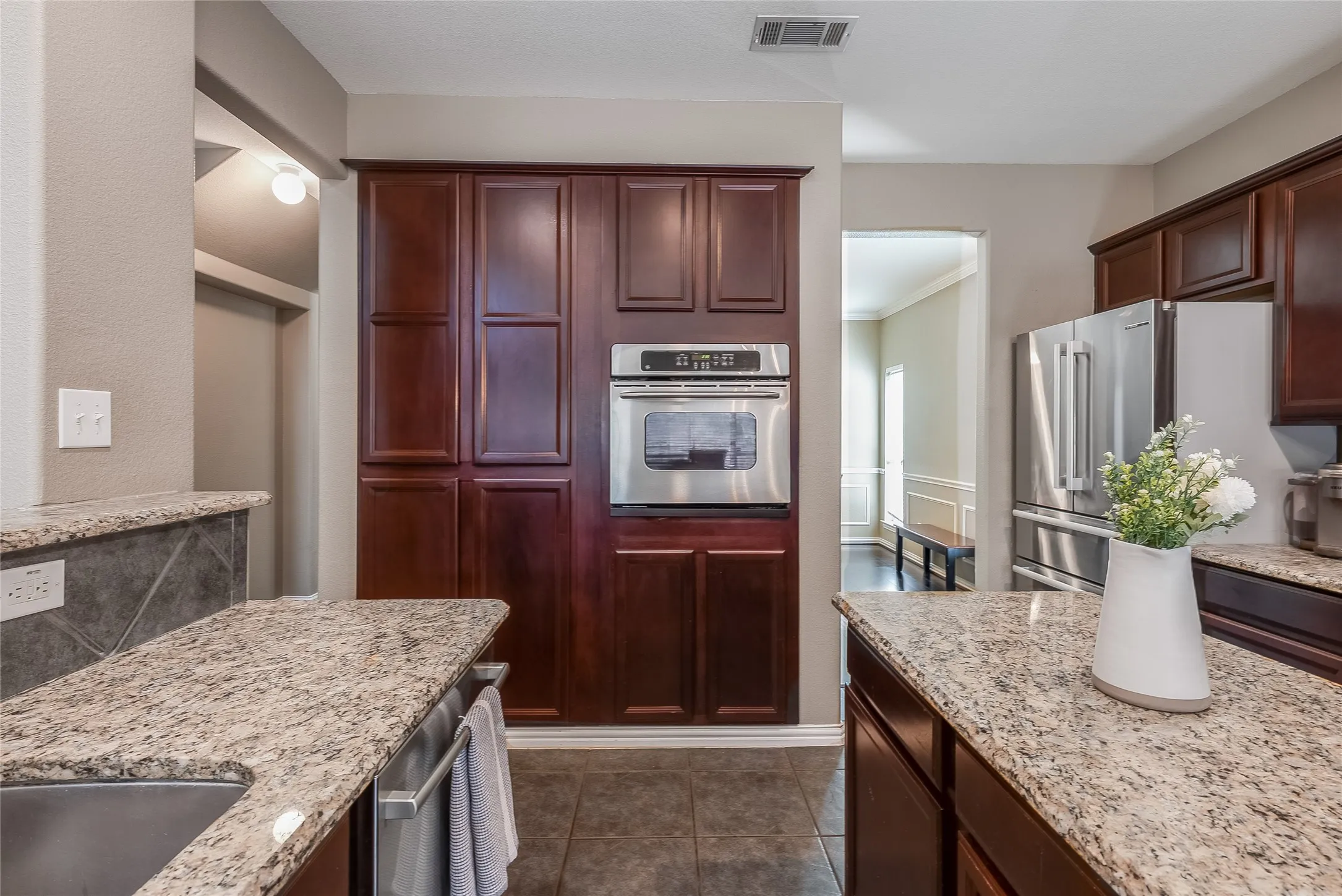 Single Family Residence For Sale in Denton County , 8753 Cherry Lee Lane, Lantana, Texas 76226, 5 Bedroom, 4 Bathroom, 2 Garage spaces, 4,069 Sqft, built in 2004, mls#21394847, Real Estate Agent in Lantana, Homes For Sale in Denton county, Homes For Sale in Lantana, Realtor in Lantana Texas, Real Estate Brokerage Independent Realty Texas, Luminita Cordes Realtor