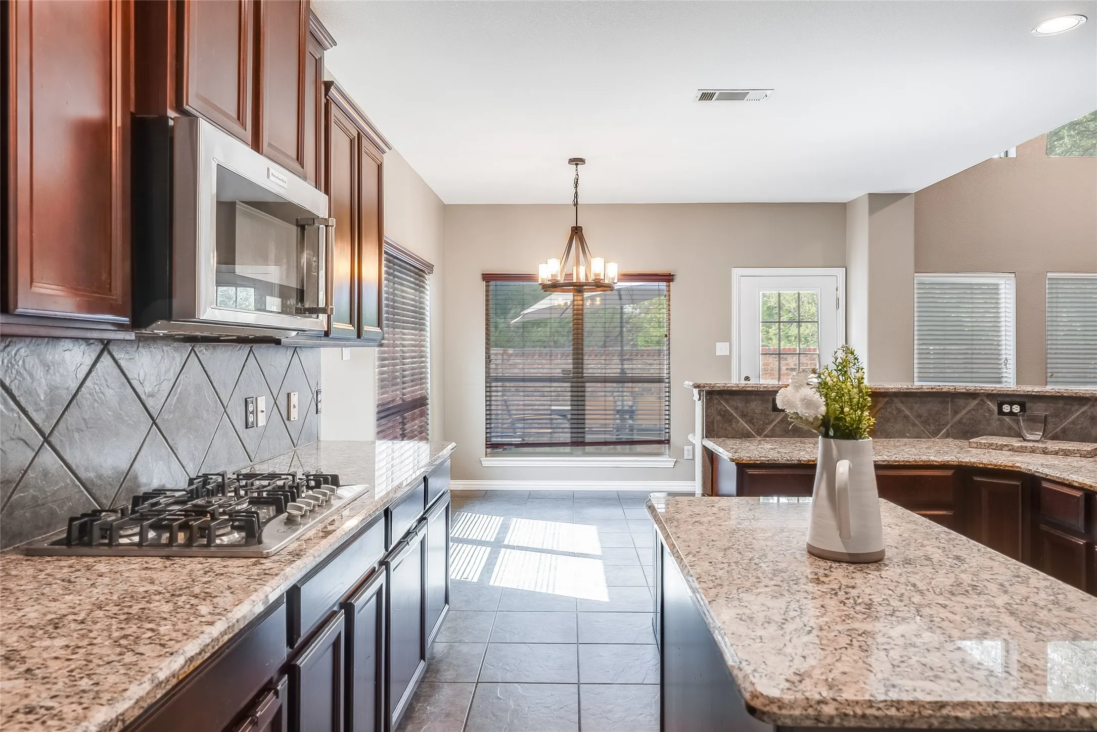 Single Family Residence For Sale in Denton County , 8753 Cherry Lee Lane, Lantana, Texas 76226, 5 Bedroom, 4 Bathroom, 2 Garage spaces, 4,069 Sqft, built in 2004, mls#21394847, Real Estate Agent in Lantana, Homes For Sale in Denton county, Homes For Sale in Lantana, Realtor in Lantana Texas, Real Estate Brokerage Independent Realty Texas, Luminita Cordes Realtor