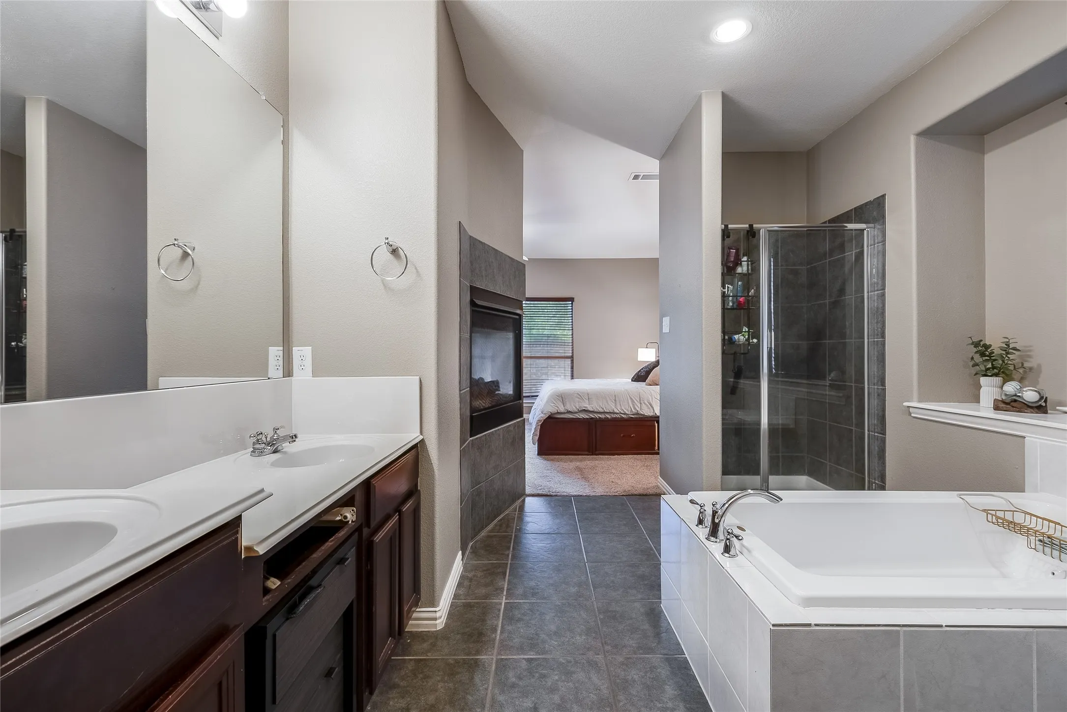 Single Family Residence For Sale in Denton County , 8753 Cherry Lee Lane, Lantana, Texas 76226, 5 Bedroom, 4 Bathroom, 2 Garage spaces, 4,069 Sqft, built in 2004, mls#21394847, Real Estate Agent in Lantana, Homes For Sale in Denton county, Homes For Sale in Lantana, Realtor in Lantana Texas, Real Estate Brokerage Independent Realty Texas, Luminita Cordes Realtor