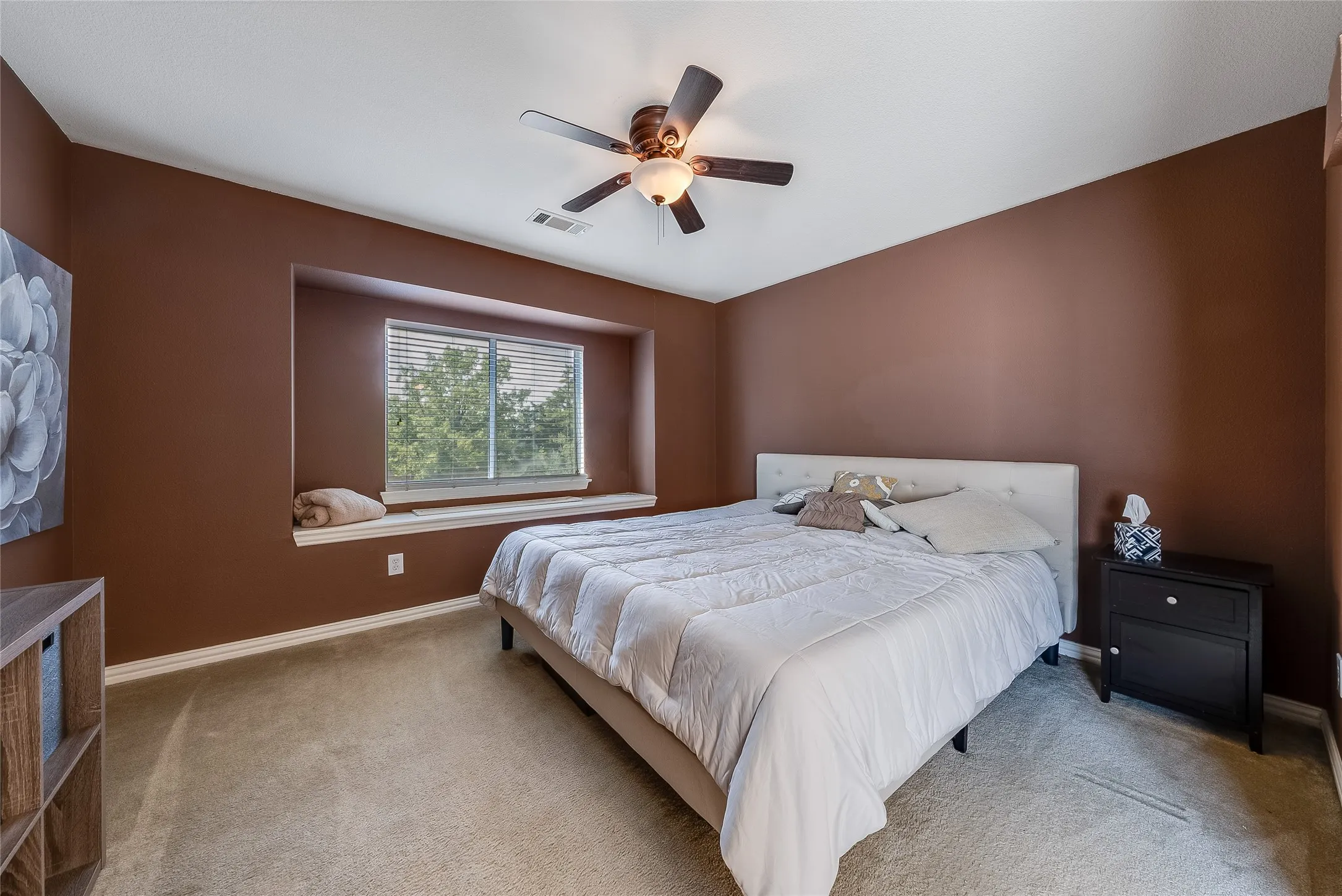 Bed 3 with sitting area